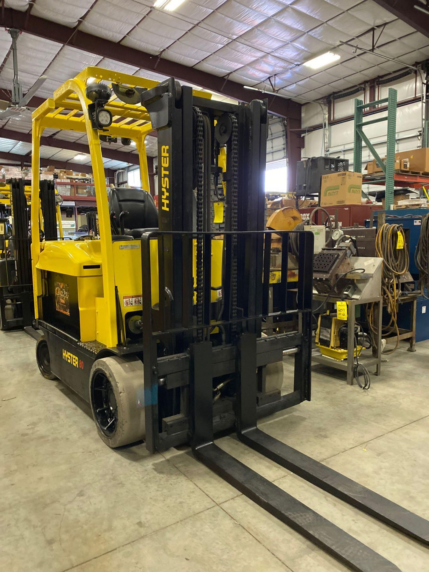 2014 HYSTER E80XN ELECTRIC FORKLIFT, 8,000 LB CAPACITY, 120.1" HEIGHT CAP, TILT, SIDE SHIFT, 36V - Image 2 of 8