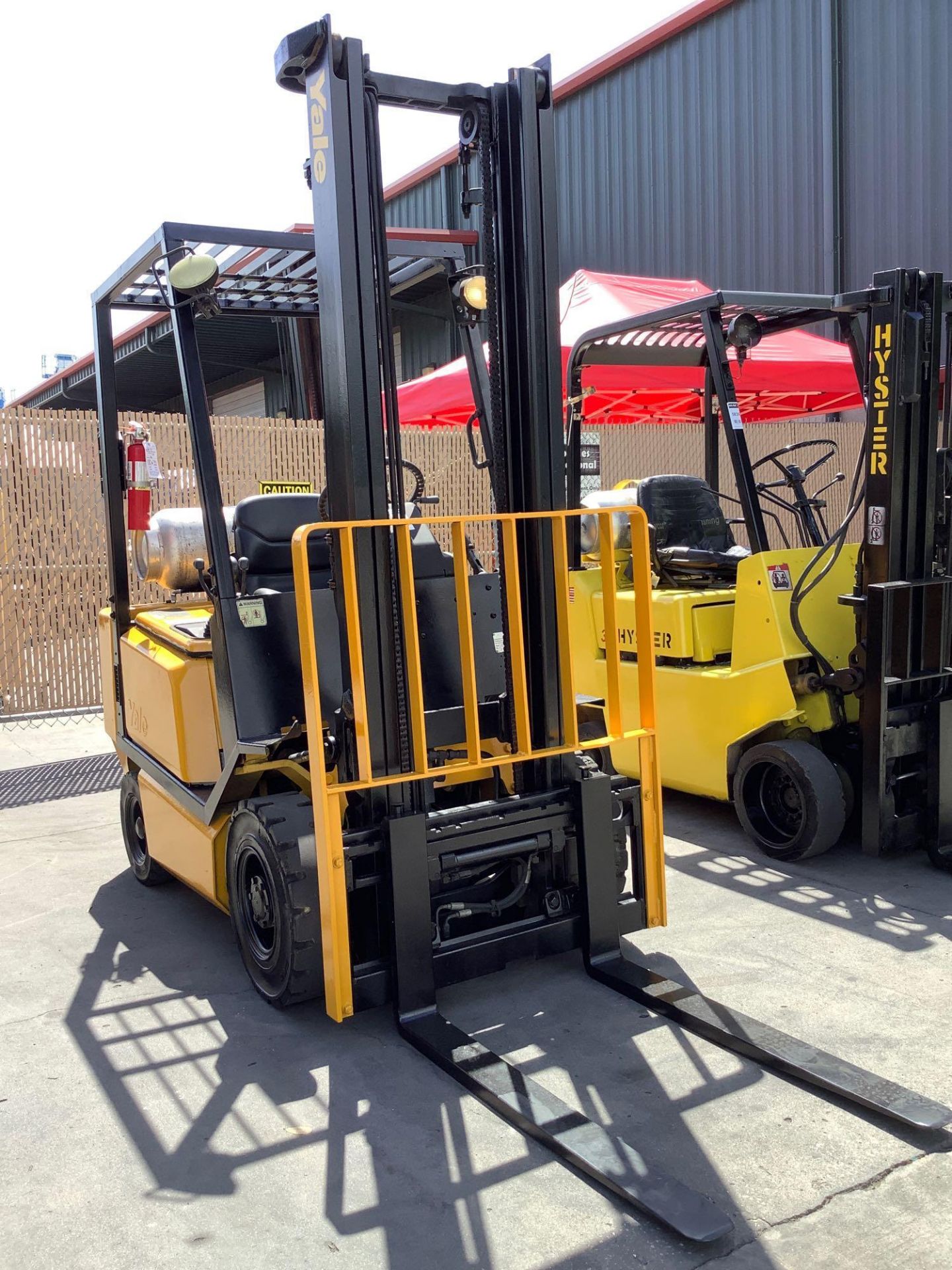 YALE LP FORKLIFT MODEL GLP040AFNUAV096 ,APPROX LOAD CAPACITY 4, 000 LBS - Image 8 of 13