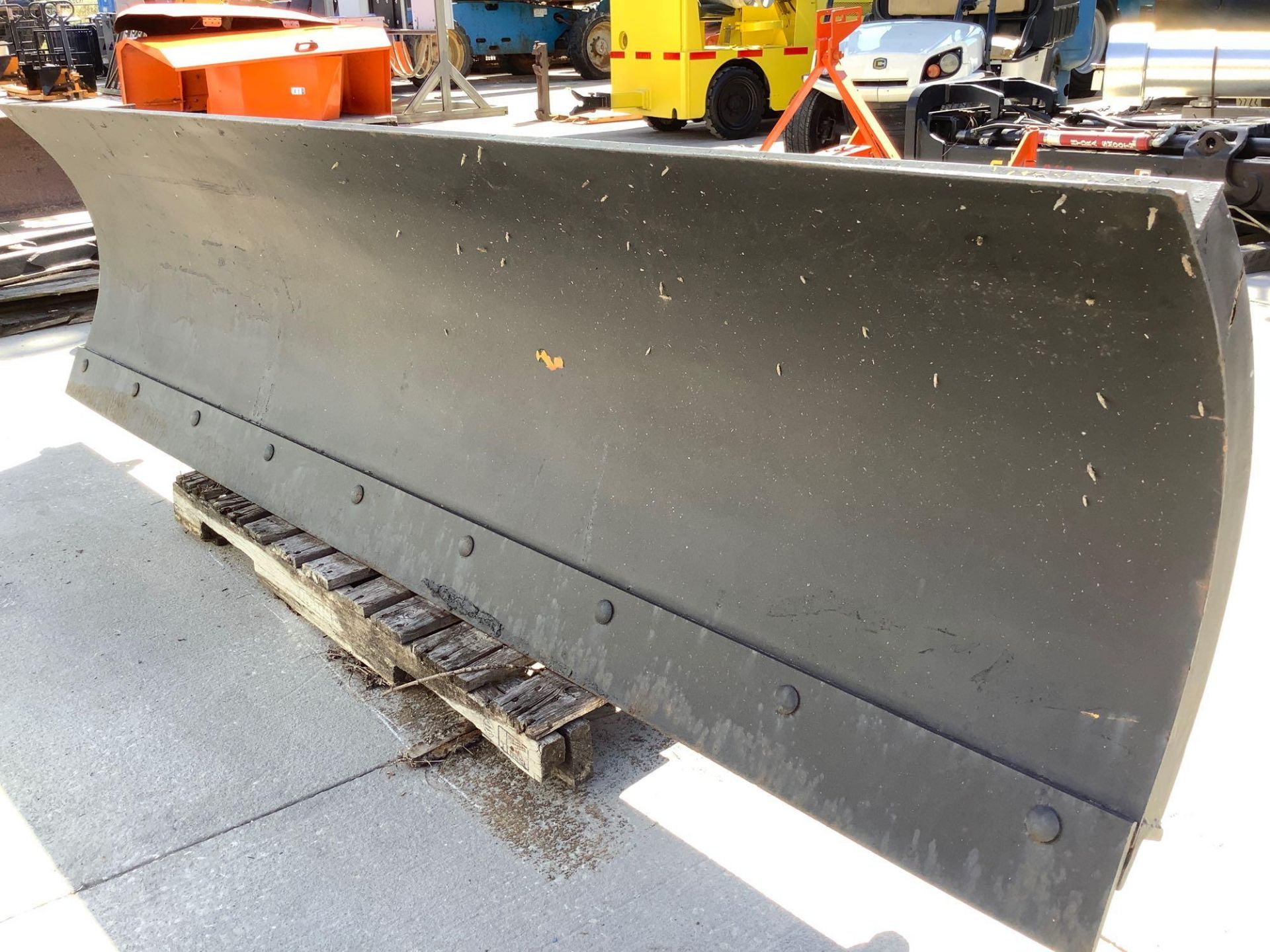 SKID STER PLOW ATTACHMENT APPROX 8FT LONG 2FT WIDE - Image 4 of 6