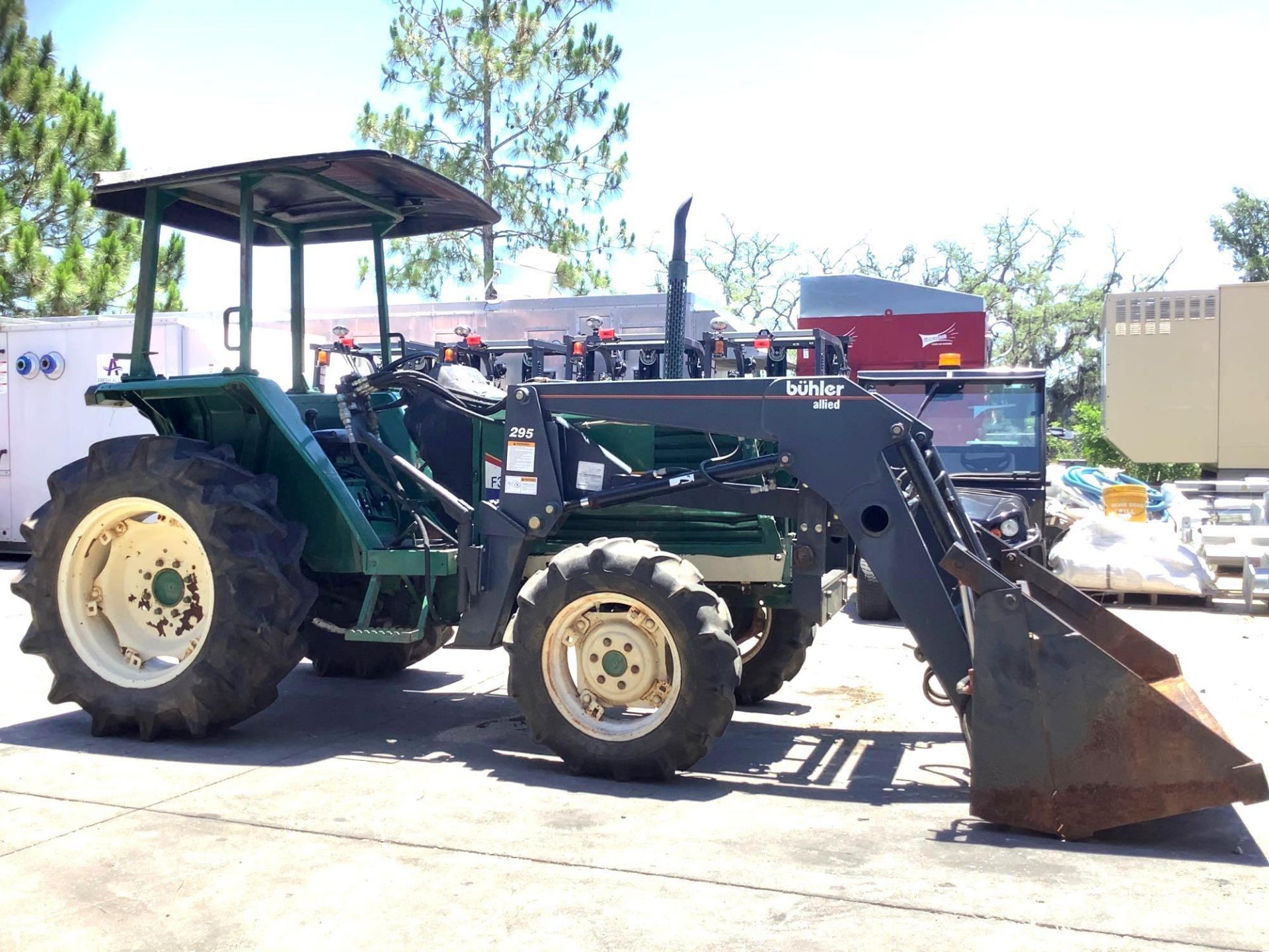 YANMAR F395D TRACTOR WITH BUHLER ALLIED 295 BUCKET ATTACHMENT APPROX 72”, DIESEL, 4-in-1 BUCKET, 4W - Image 4 of 11