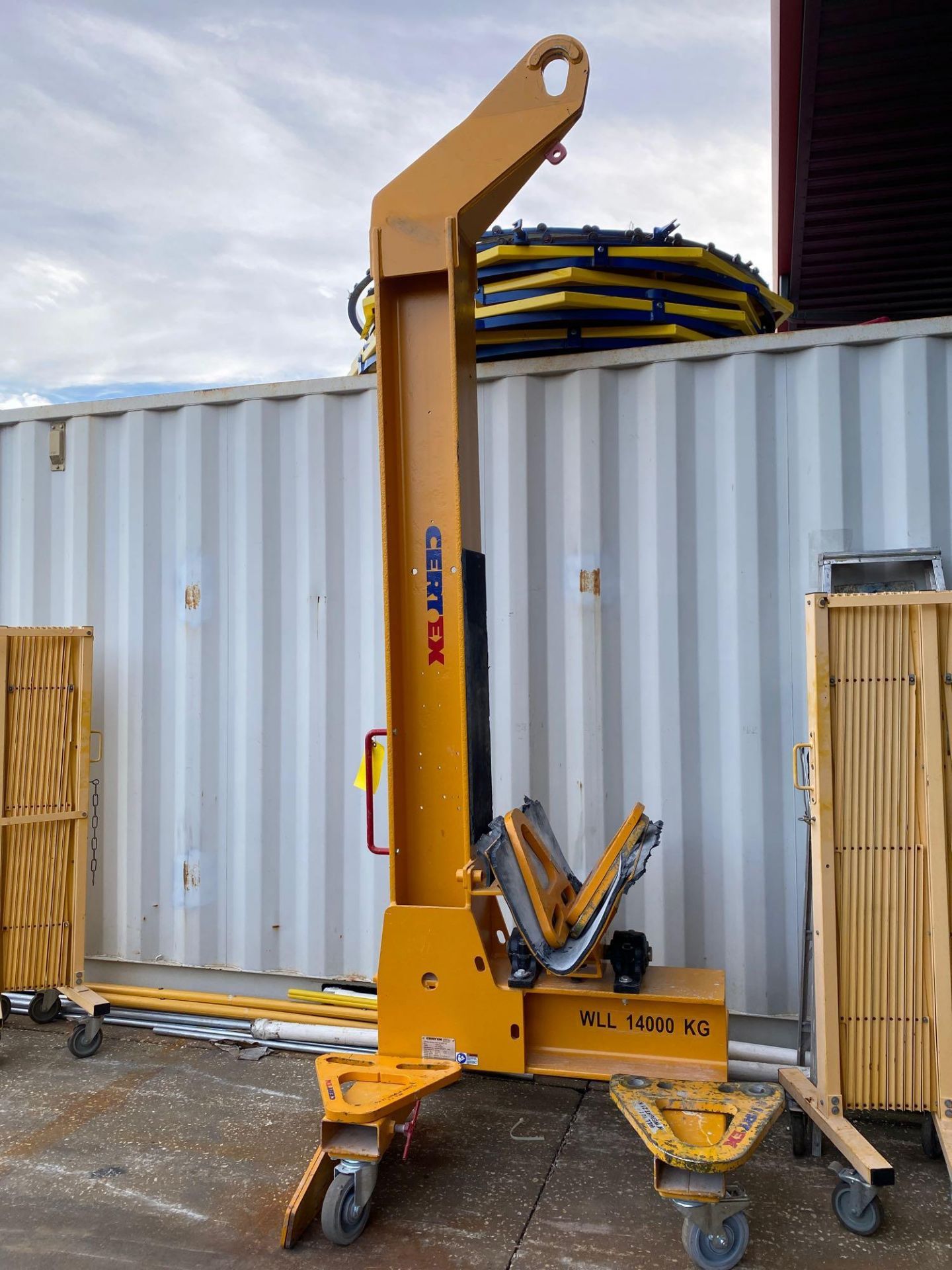 2019 CERTEX LIFTING BEAM FOR TIP END TYPE LM-074271, 14,000 KG CAP, ATTACHMENTS AND WEIGHTS INCLUDED - Image 2 of 6