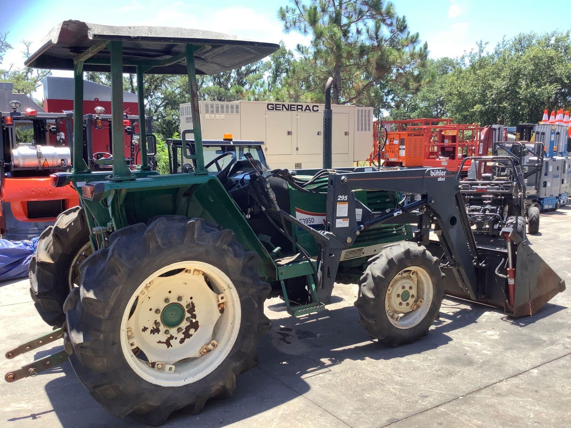 YANMAR F395D TRACTOR WITH BUHLER ALLIED 295 BUCKET ATTACHMENT APPROX 72”, DIESEL, 4-in-1 BUCKET, 4W - Image 6 of 11