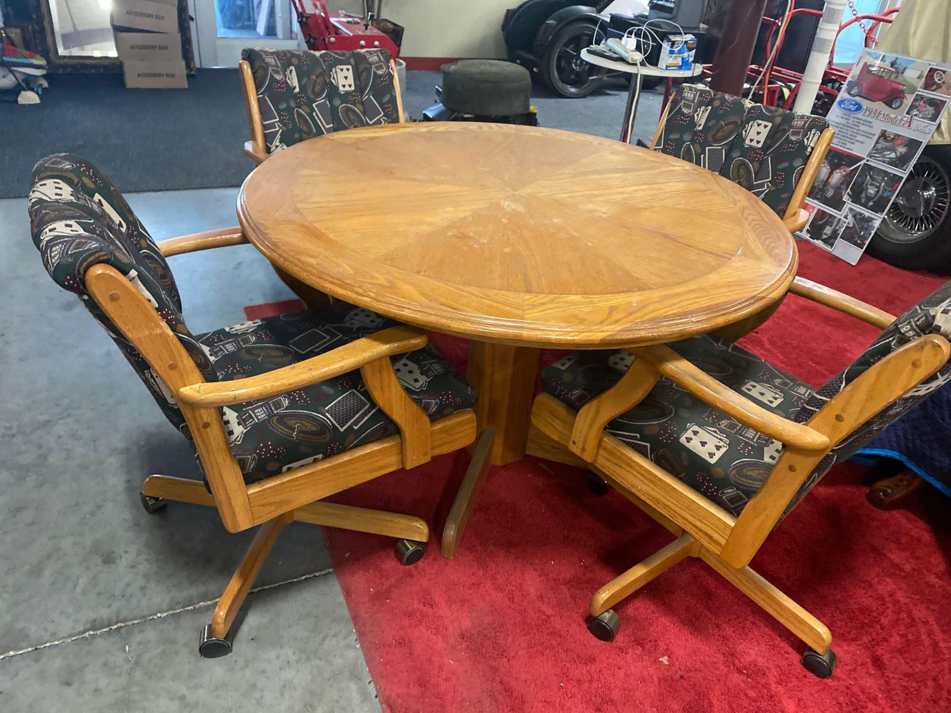 OAK WOOD POKER TABLE WITH REVERSIBLE TABLE TOP, 4 ROLLING CHAIRS ALSO INCLUDED - Image 6 of 8