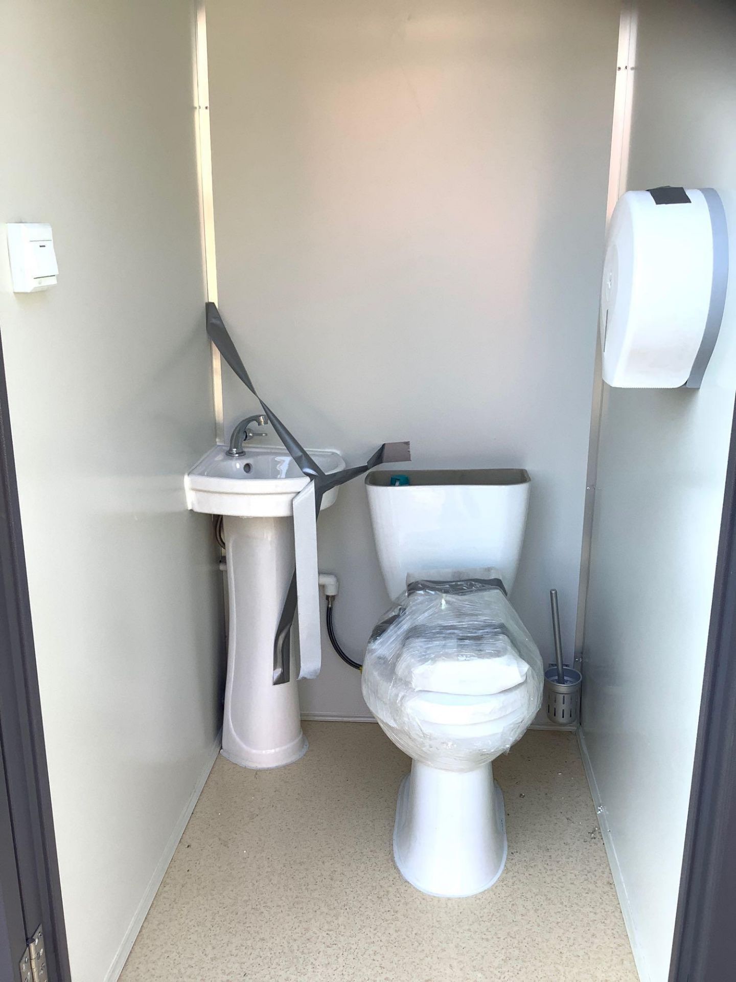 UNUSED PORTABLE DOUBLE BATHROOM UNIT, 2 STALLS, ELECTRIC & PLUMBING HOOK UP WITH EXTERIOR PLUMBING C - Image 12 of 15