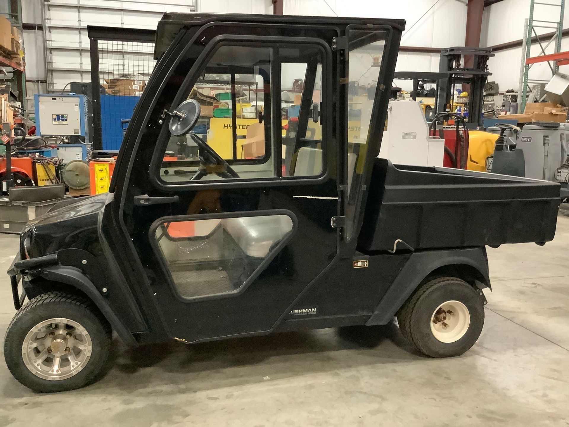 CUSHMAN HAULER 1000 UTV, ELECTRIC, ENCLOSED CAB, HEATER G200X INSIDE, MANUAL DUMP BED, BUILT IN BATT - Image 2 of 15