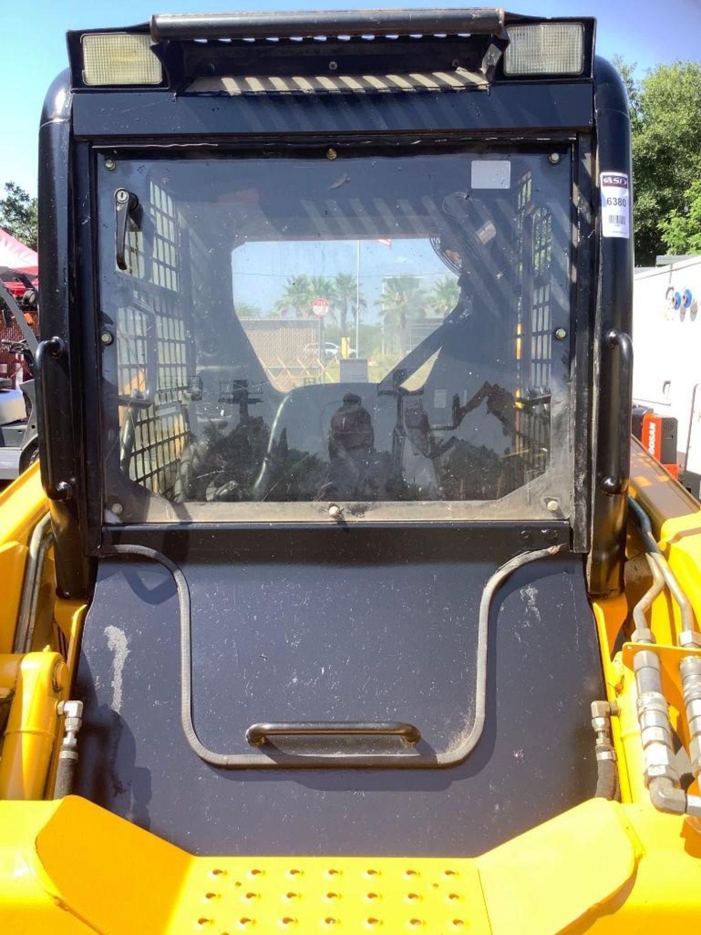 JOHN DEERE SKIDSTEER MODEL 315, DIESEL, GRAPPLE ATTACHMENT, SOLID TIRES, AUX HYDRAULIC, ENCLOSED CAB - Image 10 of 15