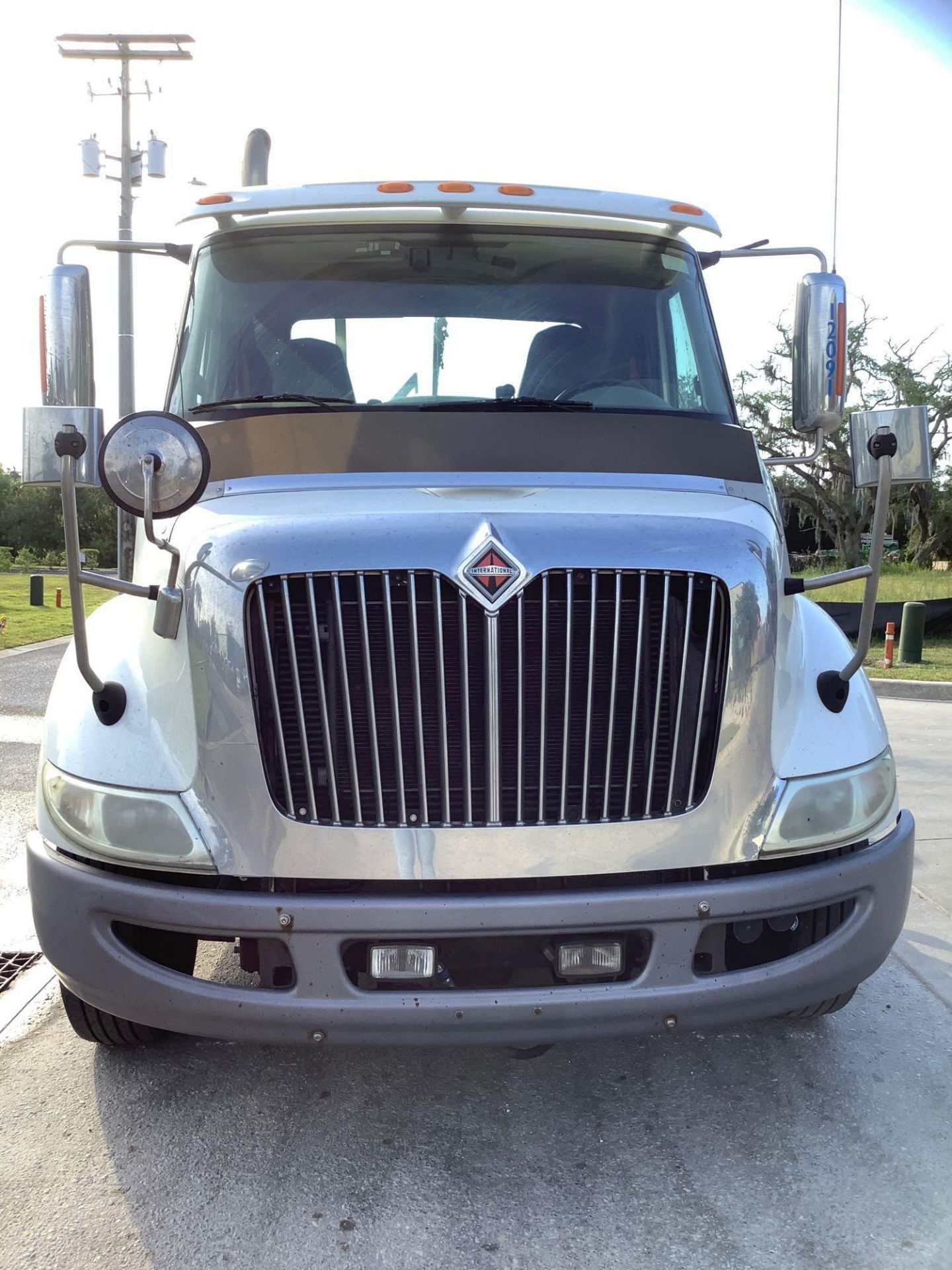 2013 INTERNATIONAL 8600, TRANSTAR ADVANCED DIESEL POWER, WET PACK HYDRAULICS , PANASONIC CD RADIO - Image 10 of 24