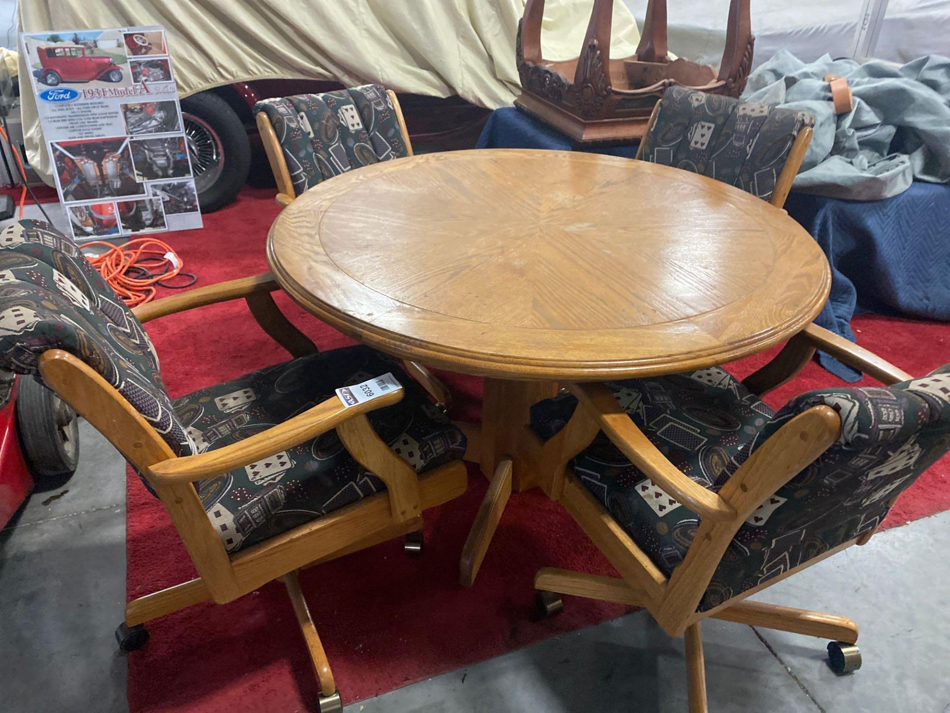 OAK WOOD POKER TABLE WITH REVERSIBLE TABLE TOP, 4 ROLLING CHAIRS ALSO INCLUDED - Image 7 of 8