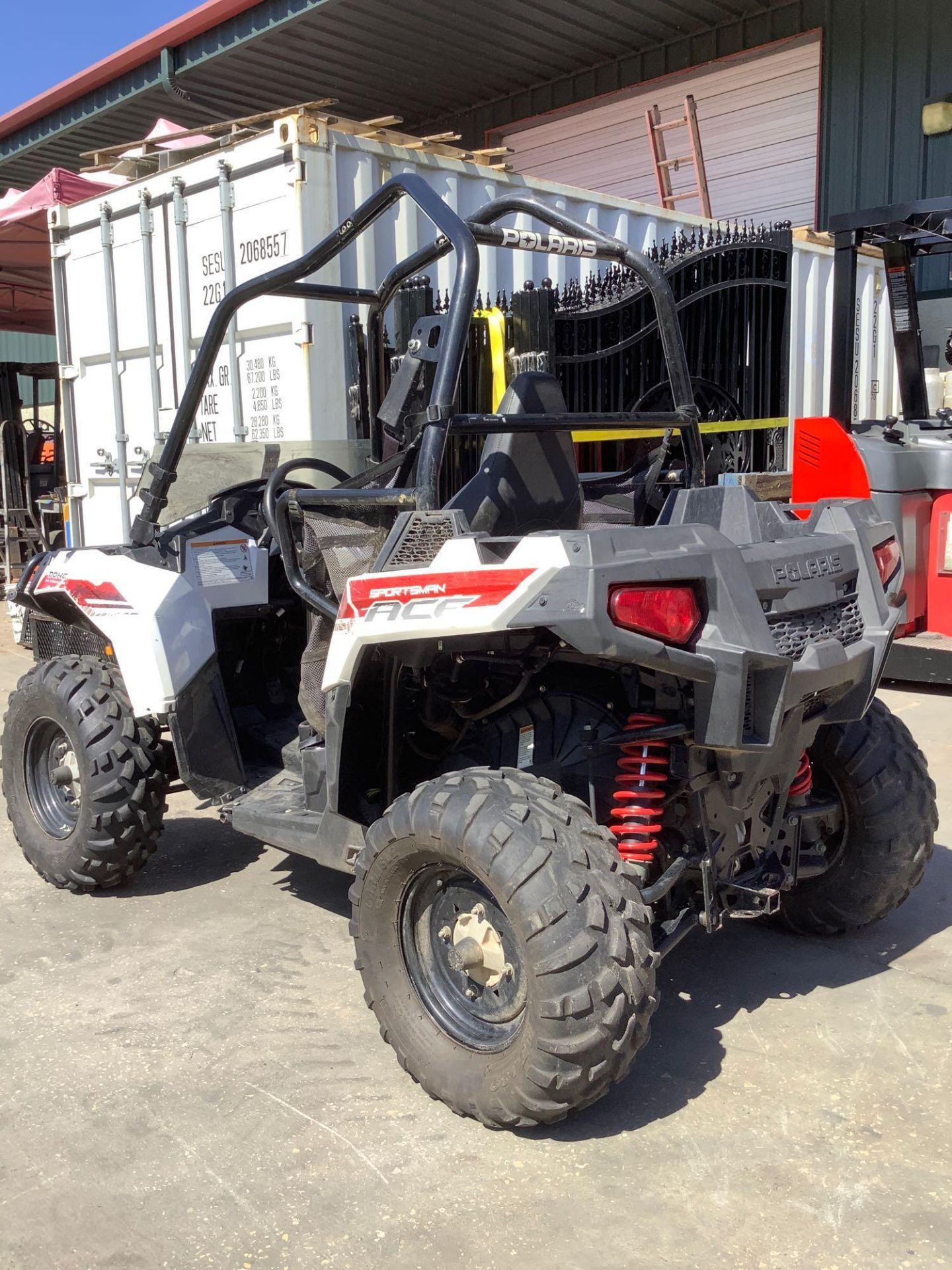 2014 POLARIS SPORTSMAN ACE WHITE LIGHTNING ATV MODEL A14BH33AJ , GAS POWERED, 4WD, RUNS AND OPERATES - Image 3 of 12