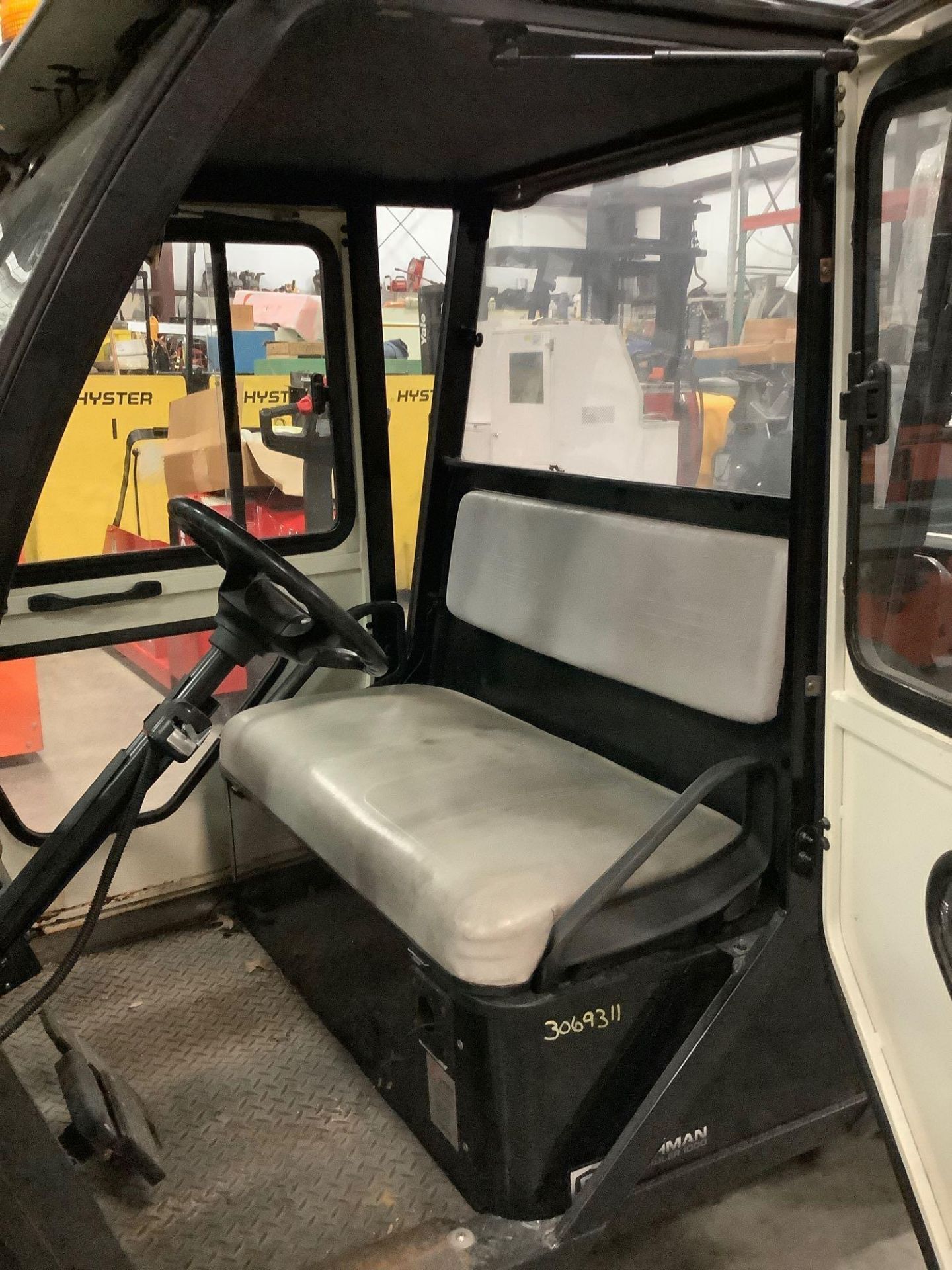 CUSHMAN HAULER 1000 UTV, ELECTRIC, ENCLOSED CAB, HEATER G200X INSIDE, MANUAL DUMP BED, BUILT IN BATT - Image 13 of 15