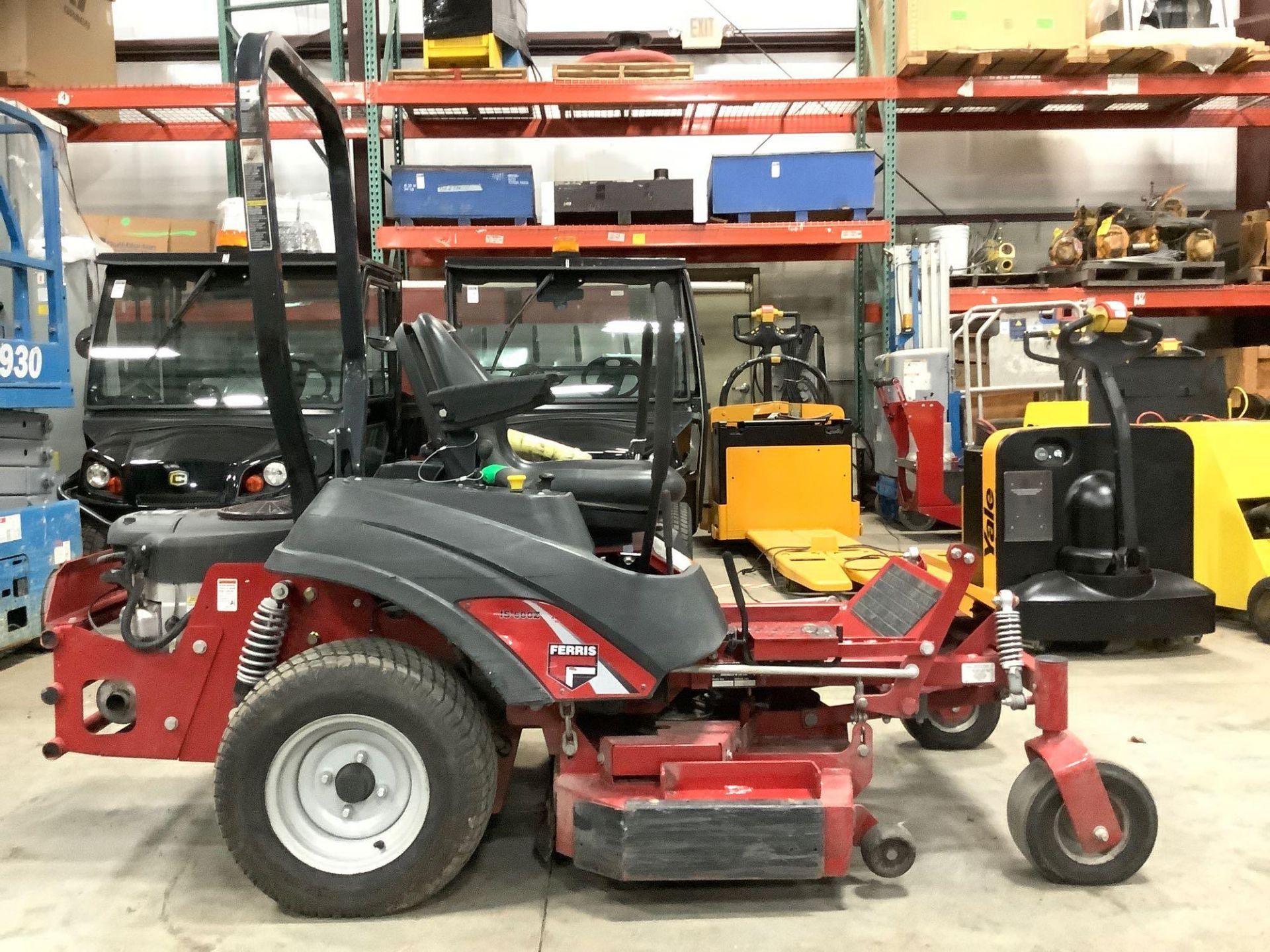 FERRIS IS600Z COMMERCIAL MOWER WITH BRIGGS&STRATTON PROFESSIONAL SERIES ENGINE , GAS POWERED, APPROX - Image 9 of 14