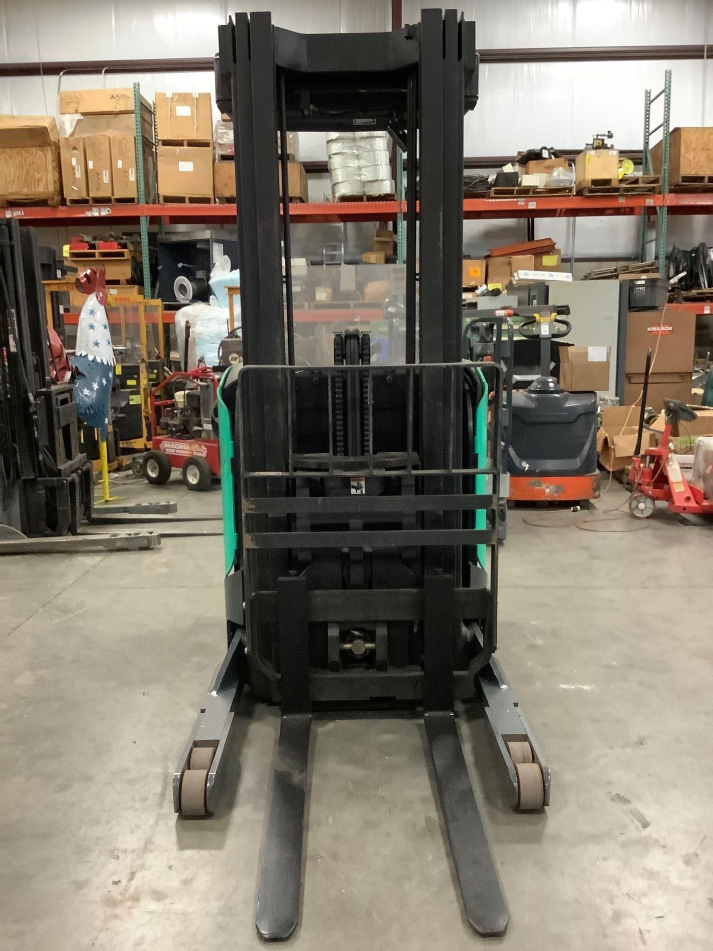 MITSUBISHI ORDER PICKER MODEL ESR15N, ELECTRIC, APPROX MAX CAPACITY 3000LBS, APPROX MAX HEIGHT 210IN - Image 8 of 13