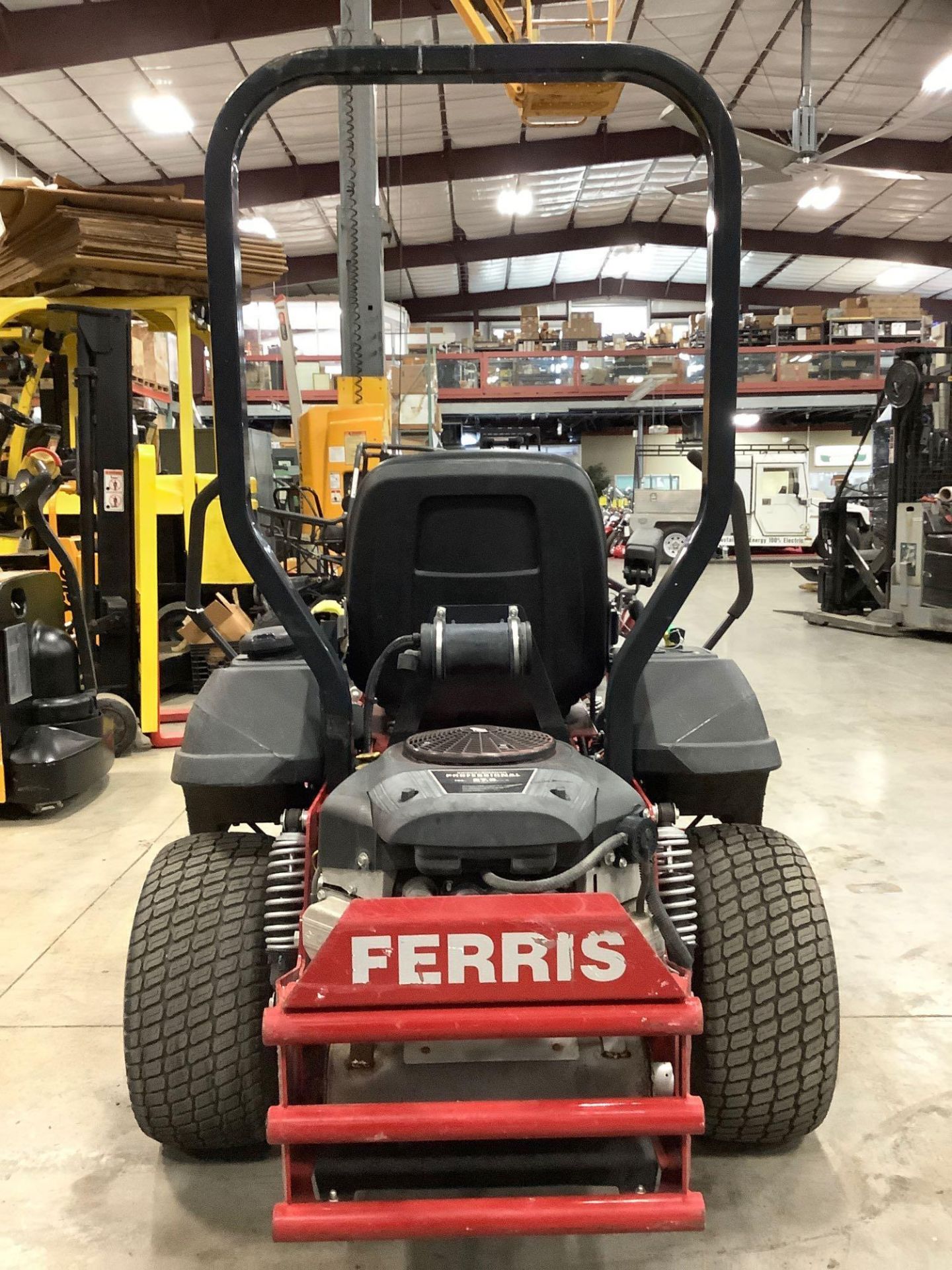 FERRIS IS600Z COMMERCIAL MOWER WITH BRIGGS&STRATTON PROFESSIONAL SERIES ENGINE , GAS POWERED, APPROX - Image 6 of 14