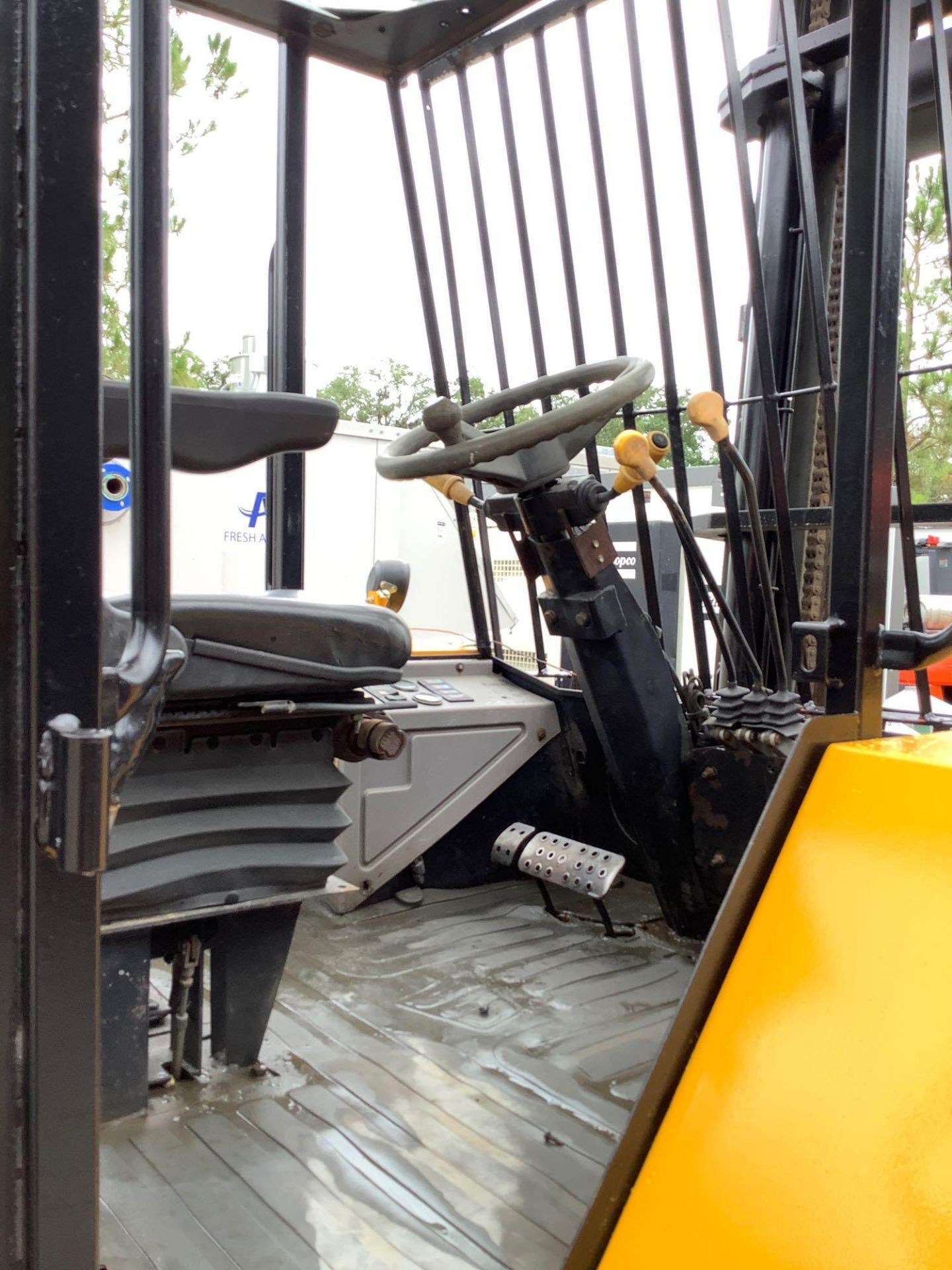 JCB 930 ROUGH TERRAIN FORKLIFT, 6,000 LB CAPACITY, DIESEL, TILT, SIDE SHIFT, RUNS AND OPERATES - Image 12 of 16