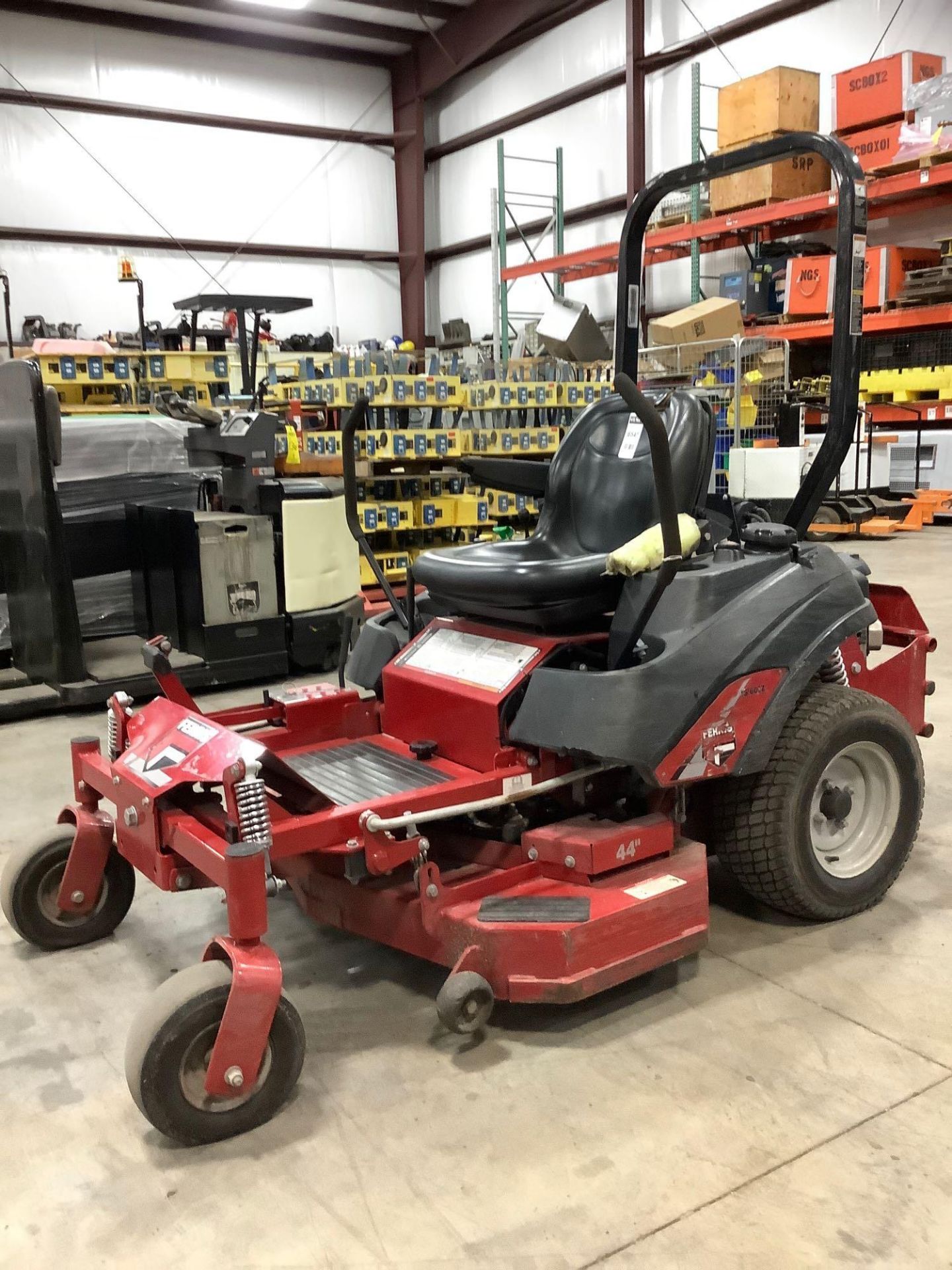 FERRIS IS600Z COMMERCIAL MOWER WITH BRIGGS&STRATTON PROFESSIONAL SERIES ENGINE , GAS POWERED, APPROX - Image 2 of 14