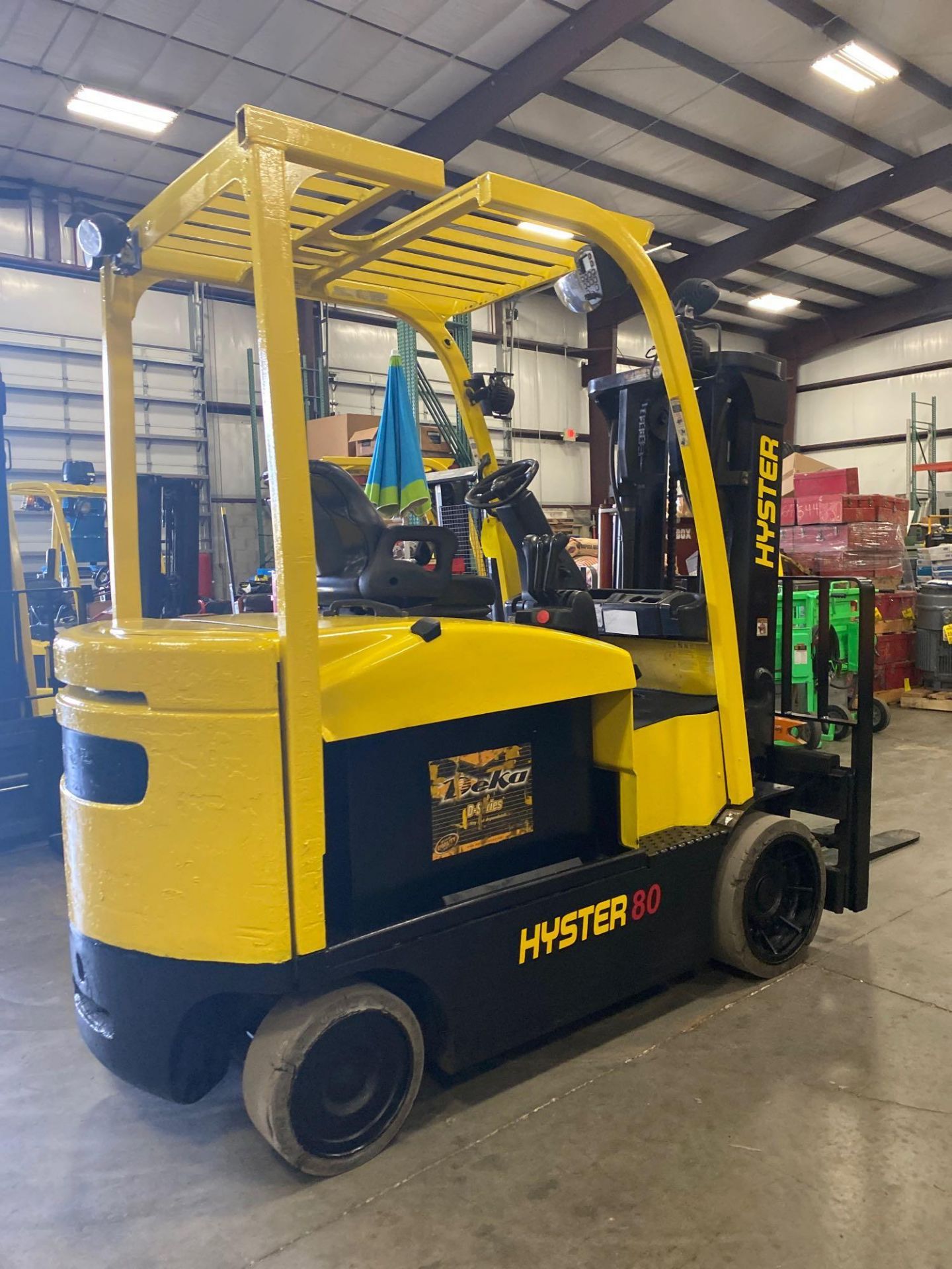 2014 HYSTER ELECTRIC FORKLIFT MODEL E80XN, 8,000 LB CAPACITY, 36V, TILT, SIDE SHIFT, 120" HEIGHT CAP - Image 3 of 9