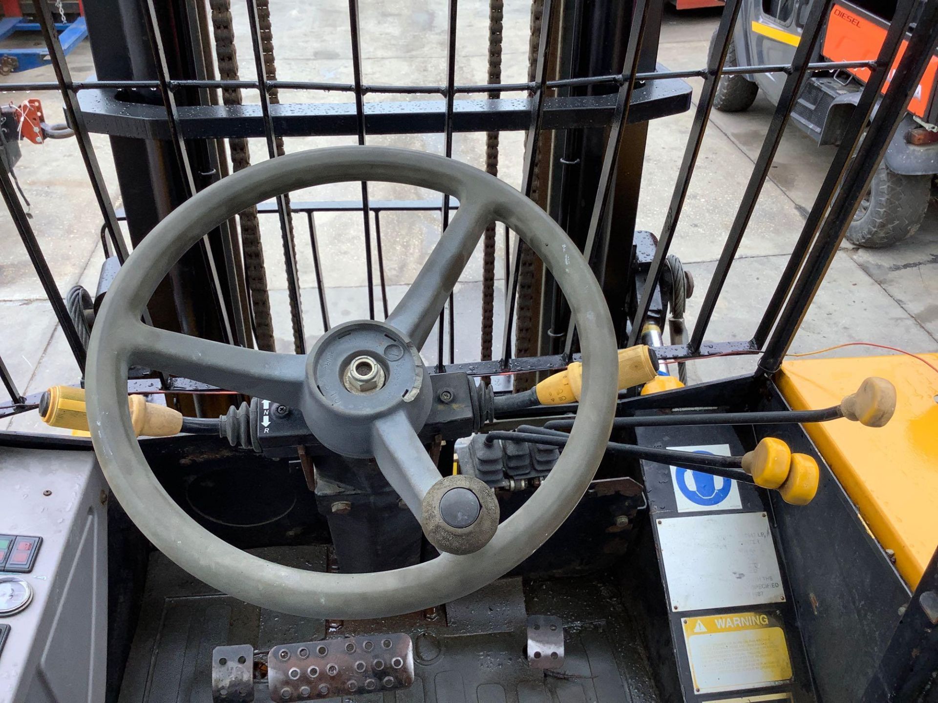 JCB 930 ROUGH TERRAIN FORKLIFT, 6,000 LB CAPACITY, DIESEL, TILT, SIDE SHIFT, RUNS AND OPERATES - Image 14 of 16