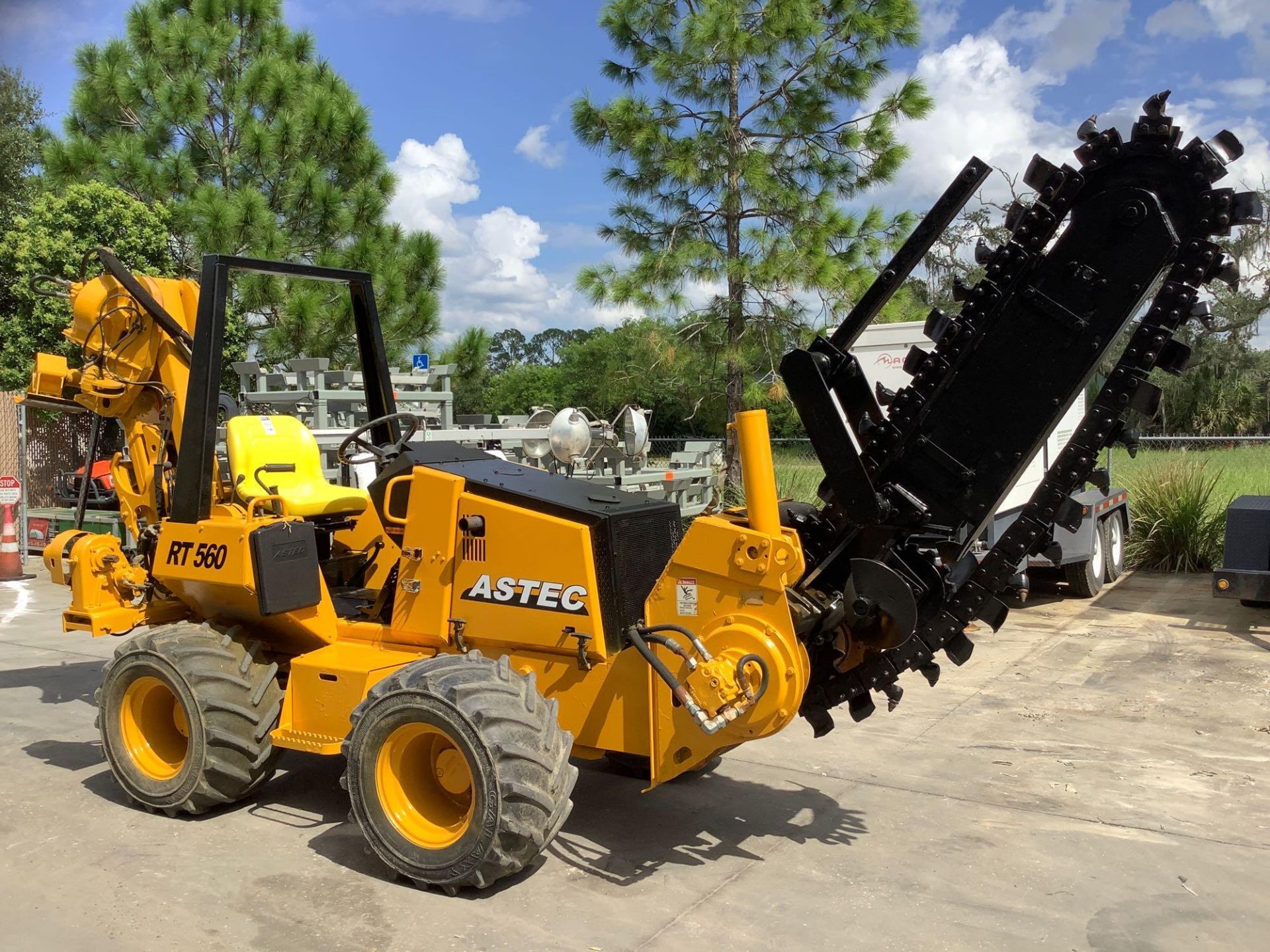 ASTEC UNDERGROUND TRENCHER MODEL RT560, DIESEL, KUBOTA ENGINE , BACK ATTACHMENT ASTEC MODEL P85, FRO