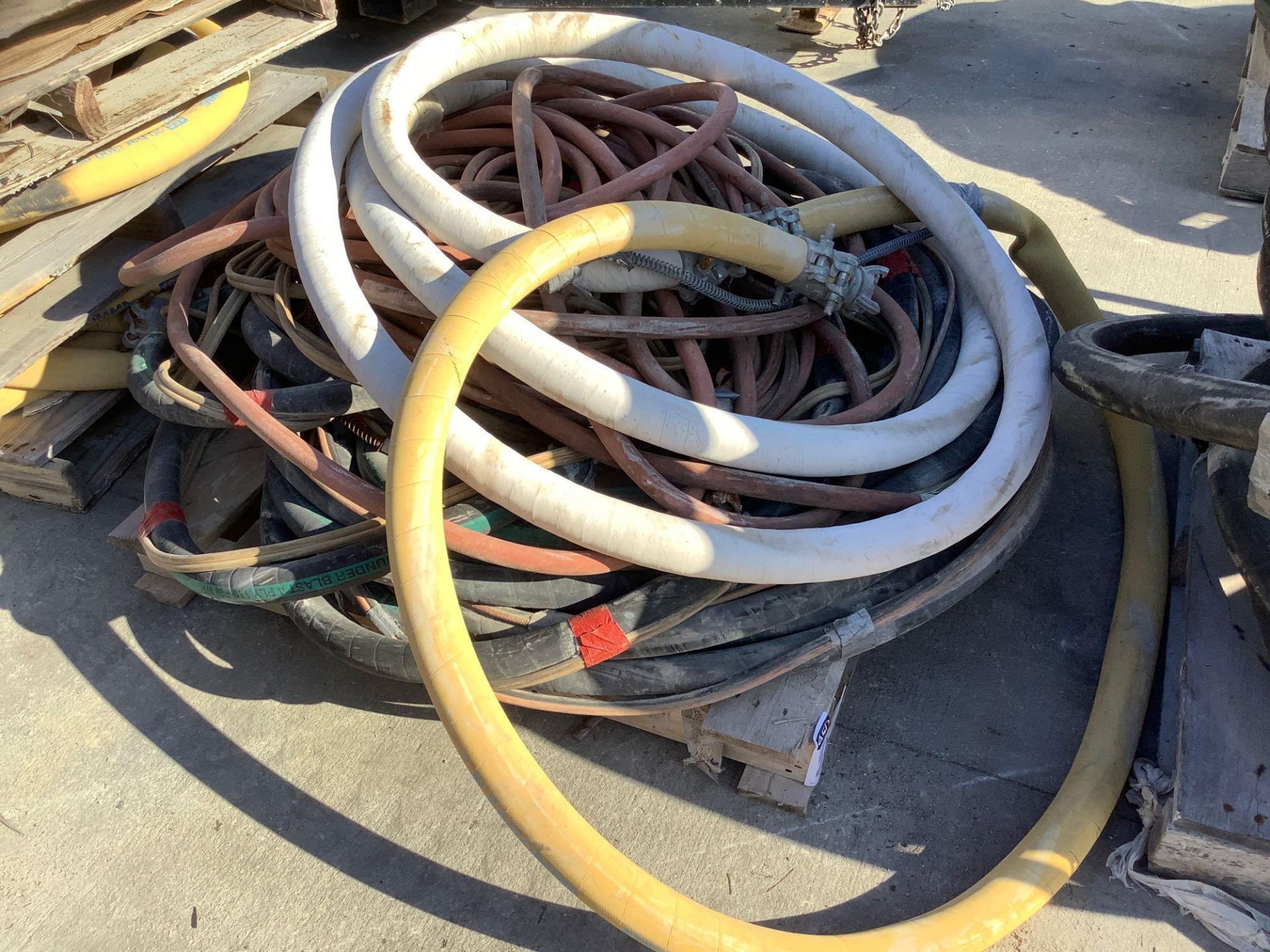 MISCELLANEOUS PRESSURE HOSE , RIGHT OFF THE JOB - Image 2 of 12