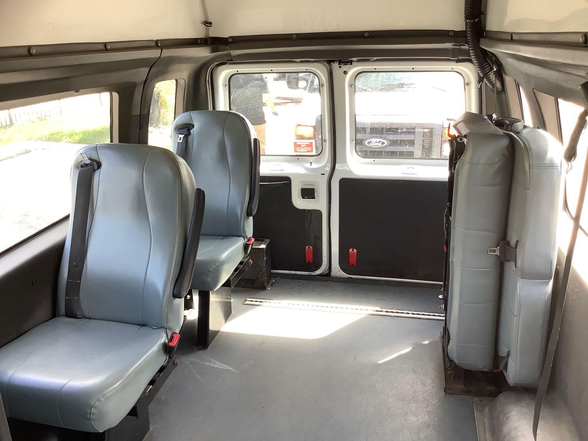 2014 FORD ECONOLINE E-350 SUPER DUTY EXTENDED MOBILITY VAN , AUTOMATIC, AC/ HEAT AIR COND - Image 28 of 36