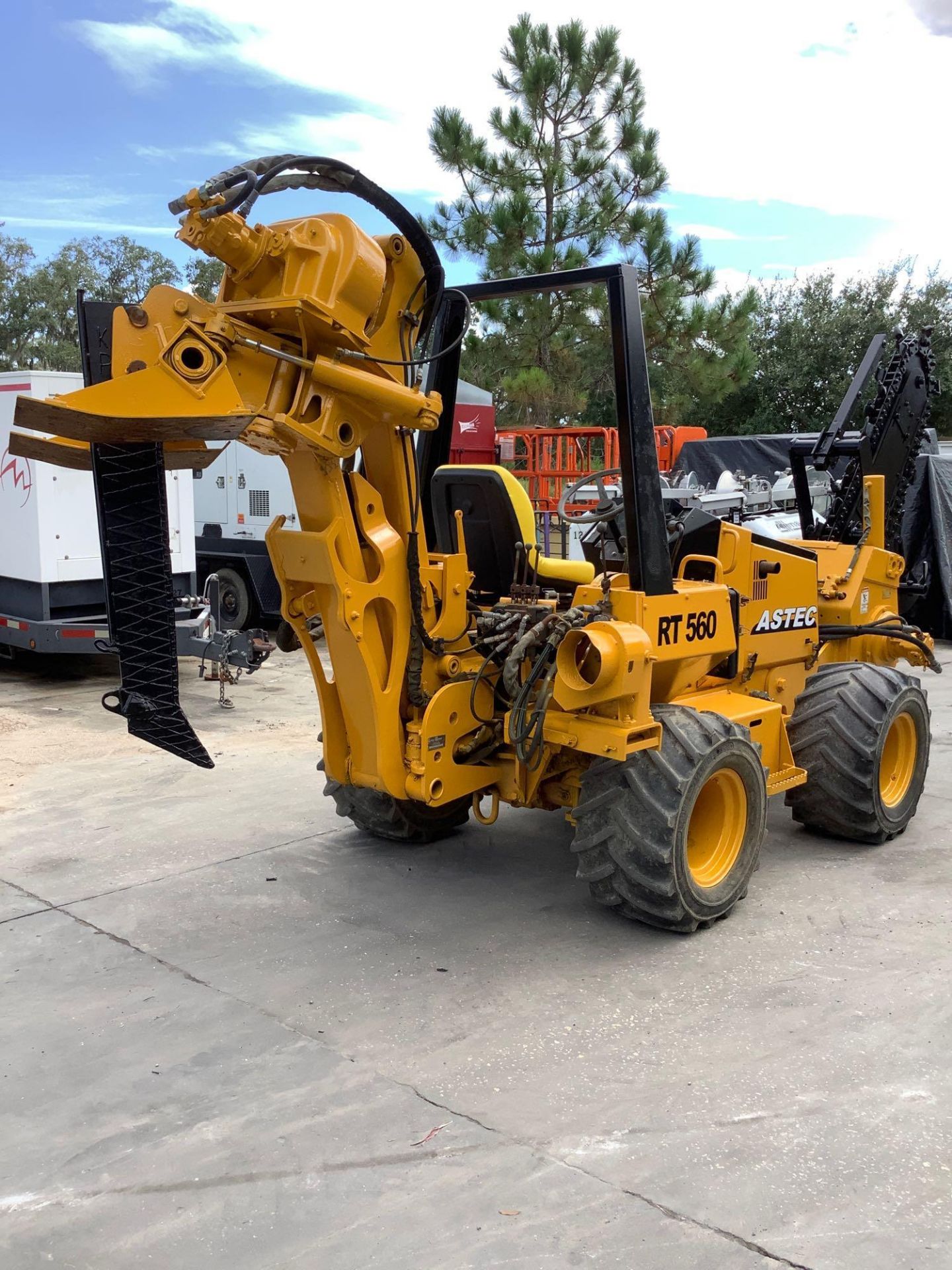 ASTEC UNDERGROUND TRENCHER MODEL RT560, DIESEL, KUBOTA ENGINE , BACK ATTACHMENT ASTEC MODEL P85, FRO - Image 5 of 23