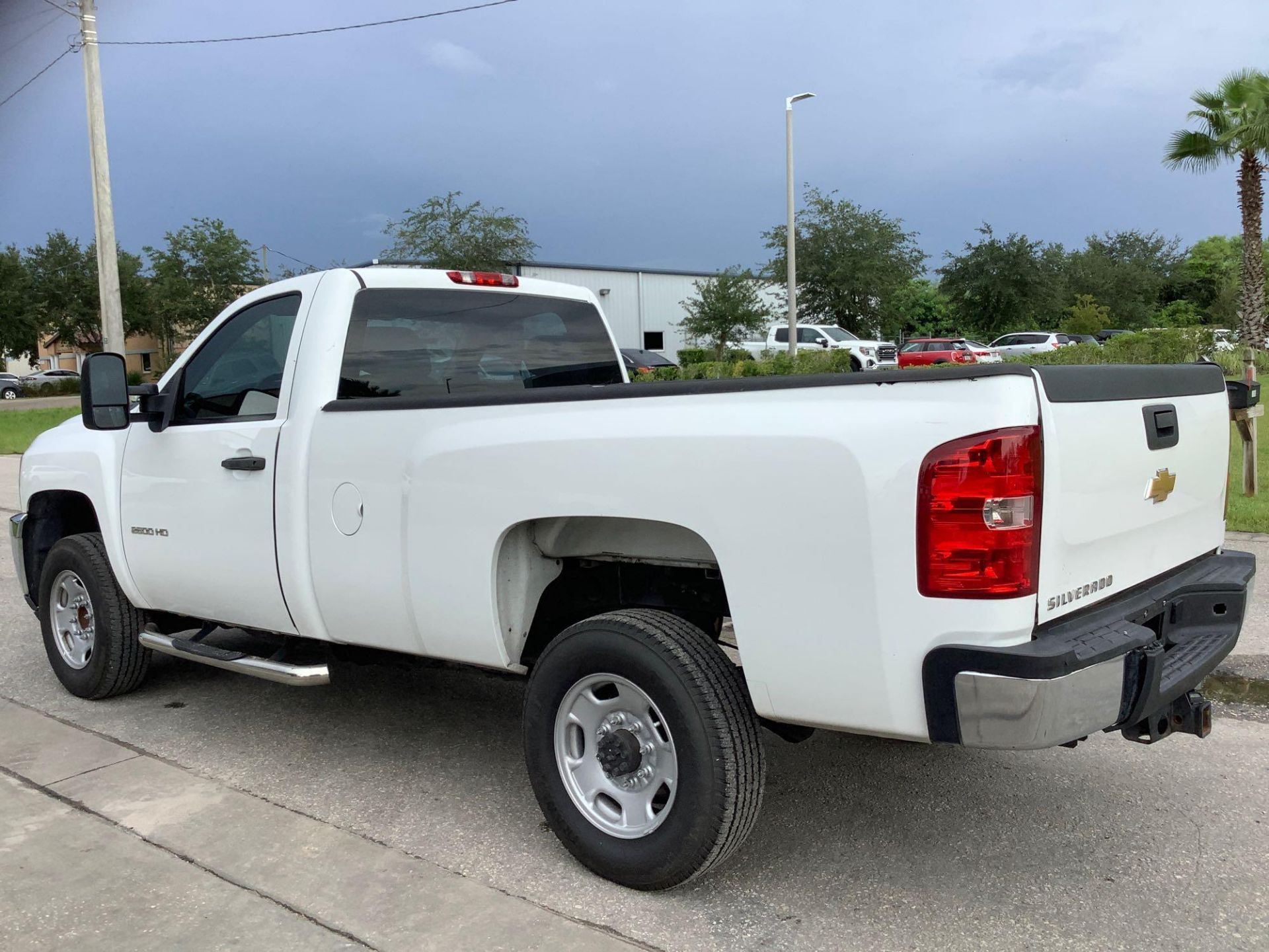 2014 CHEVROLET SILVERADO 2500HD WORK TRUCK, AUTOMATIC, RWD, APPROX GVWR 9300 LBS, STANDARD AC/HEAT A - Image 14 of 25