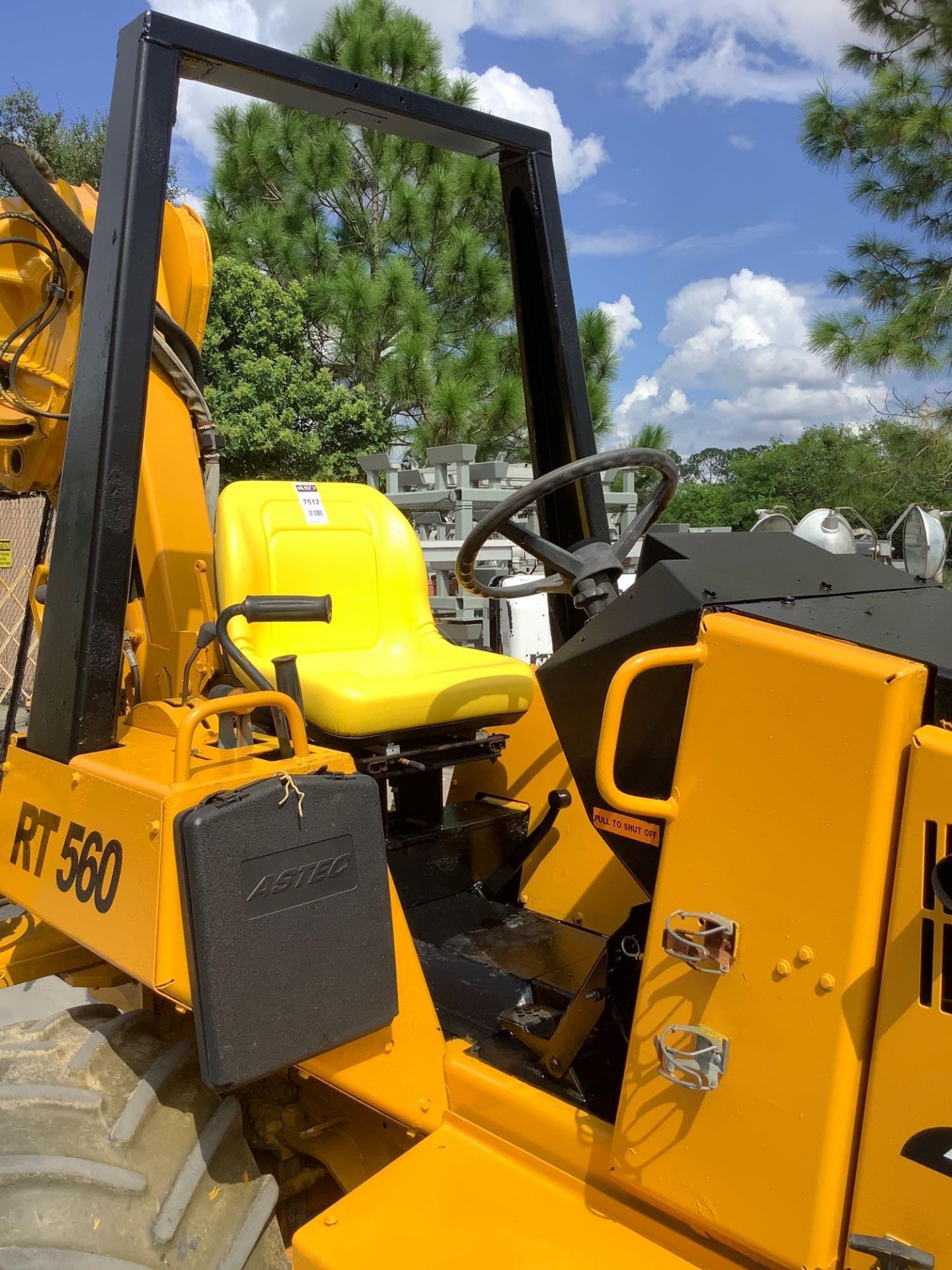 ASTEC UNDERGROUND TRENCHER MODEL RT560, DIESEL, KUBOTA ENGINE , BACK ATTACHMENT ASTEC MODEL P85, FRO - Image 19 of 23