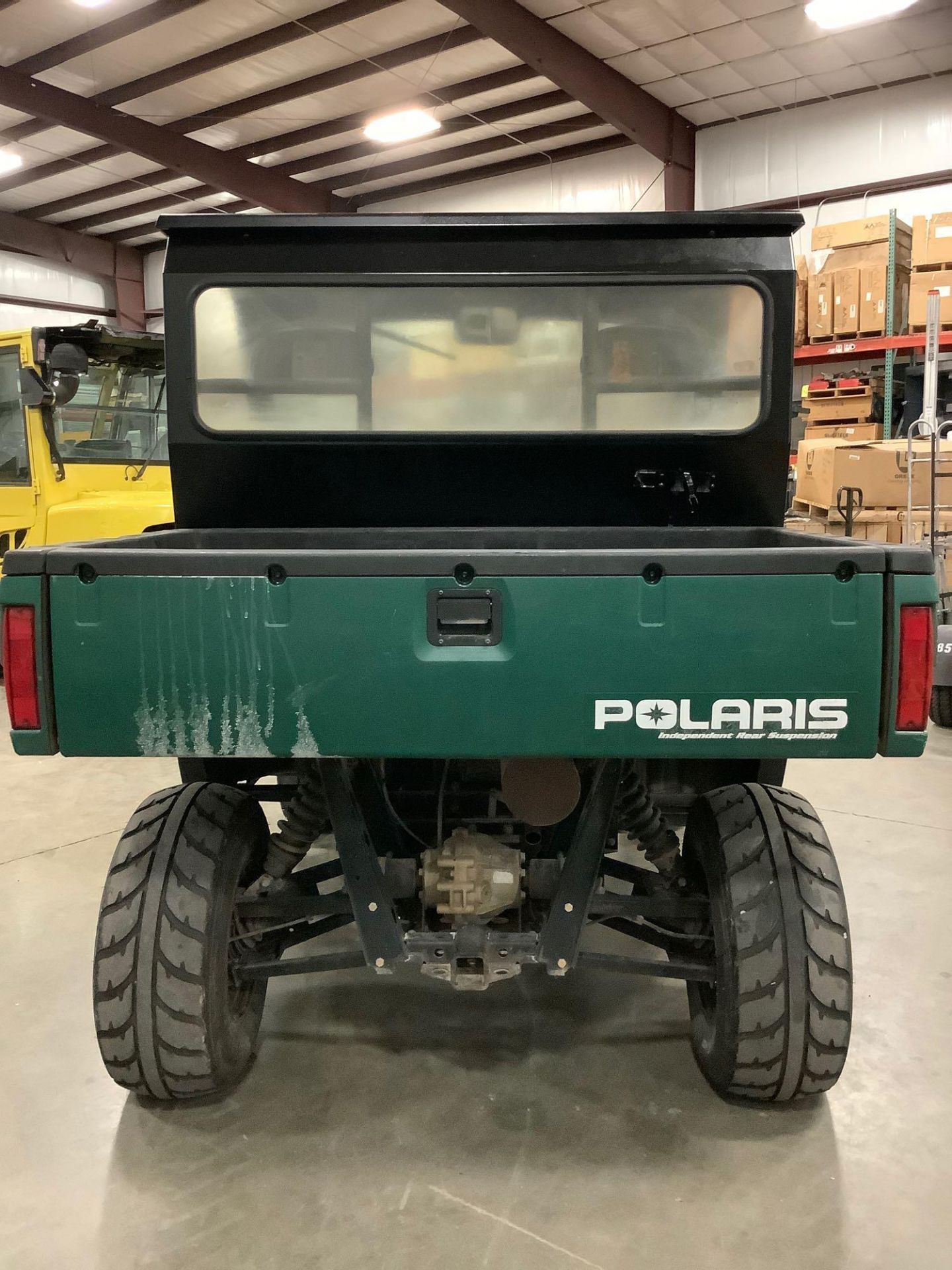 POLARIS RANGER 4x4, GAS POWERED, AWD, HITCH ON BACK, MANUAL DUMP BED, WINDSHIELD WIPER, RUNS AND OPE - Image 4 of 12