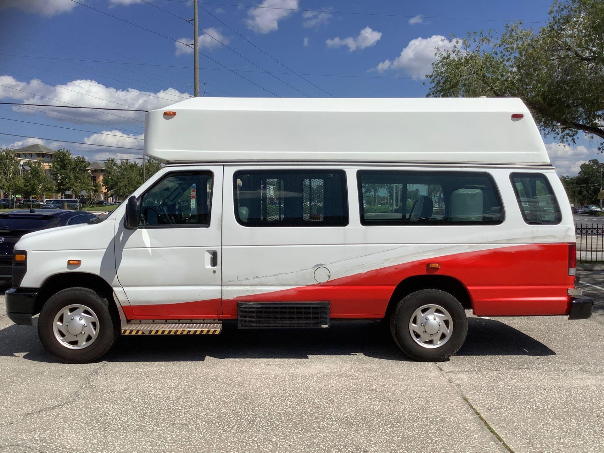 2014 FORD ECONOLINE E-350 SUPER DUTY EXTENDED MOBILITY VAN , AUTOMATIC, AC/ HEAT AIR COND - Image 3 of 36