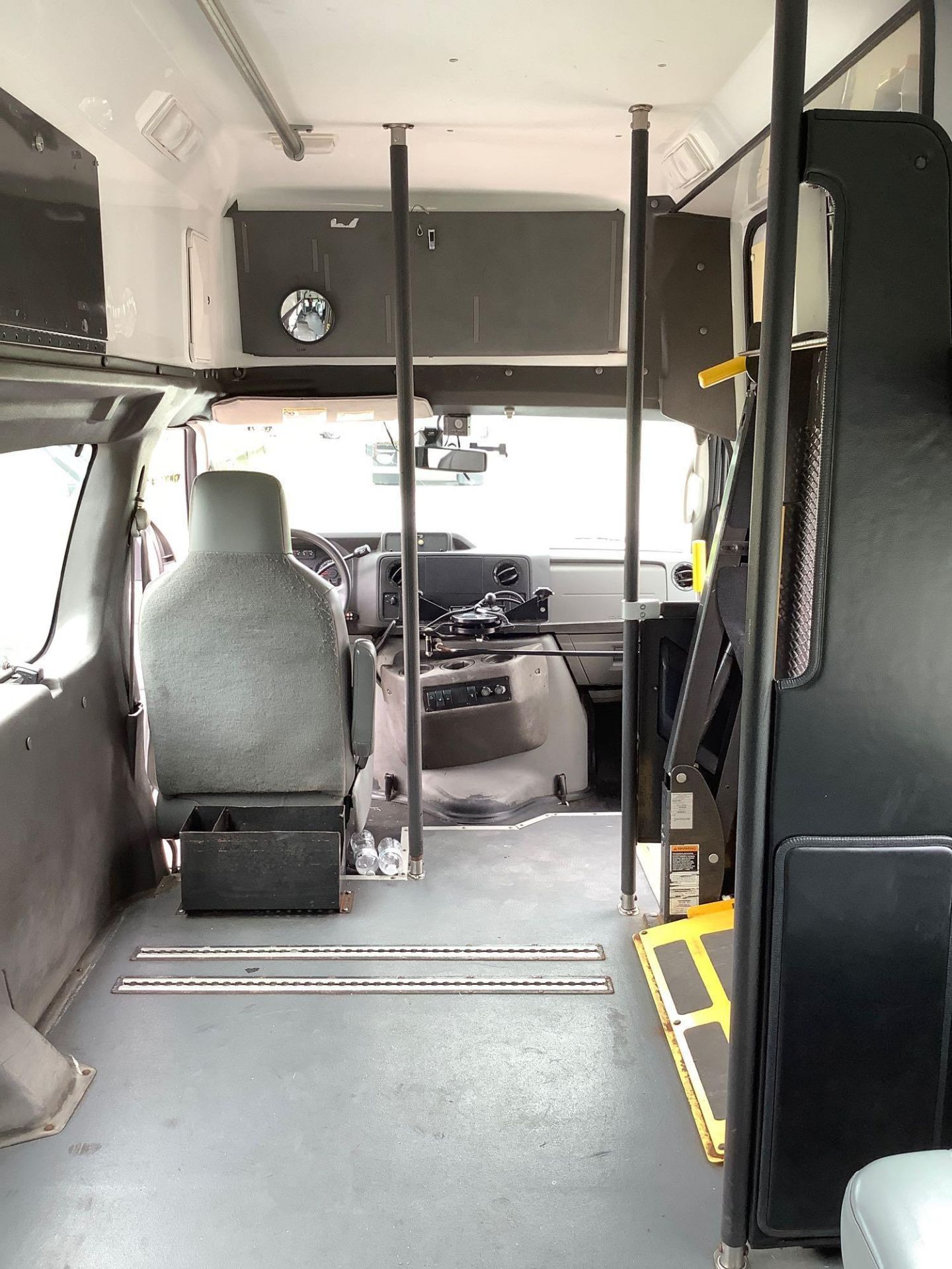 2014 FORD ECONOLINE E-350 SUPER DUTY EXTENDED MOBILITY VAN , AUTOMATIC, ONE OWNER,  AC/ HEAT AIR CON - Image 29 of 35