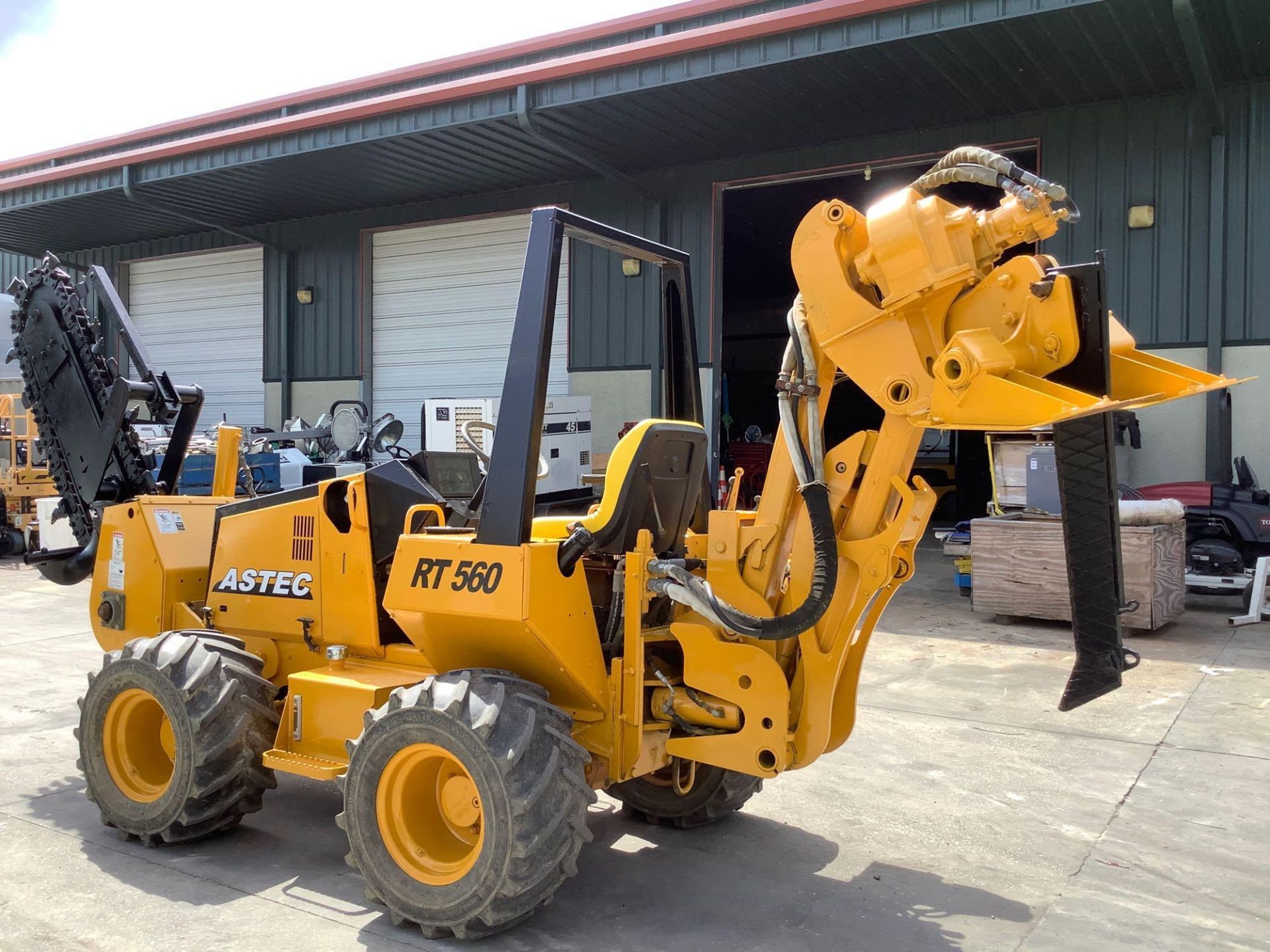 ASTEC UNDERGROUND TRENCHER MODEL RT560, DIESEL, KUBOTA ENGINE , BACK ATTACHMENT ASTEC MODEL P85, FRO - Image 12 of 23