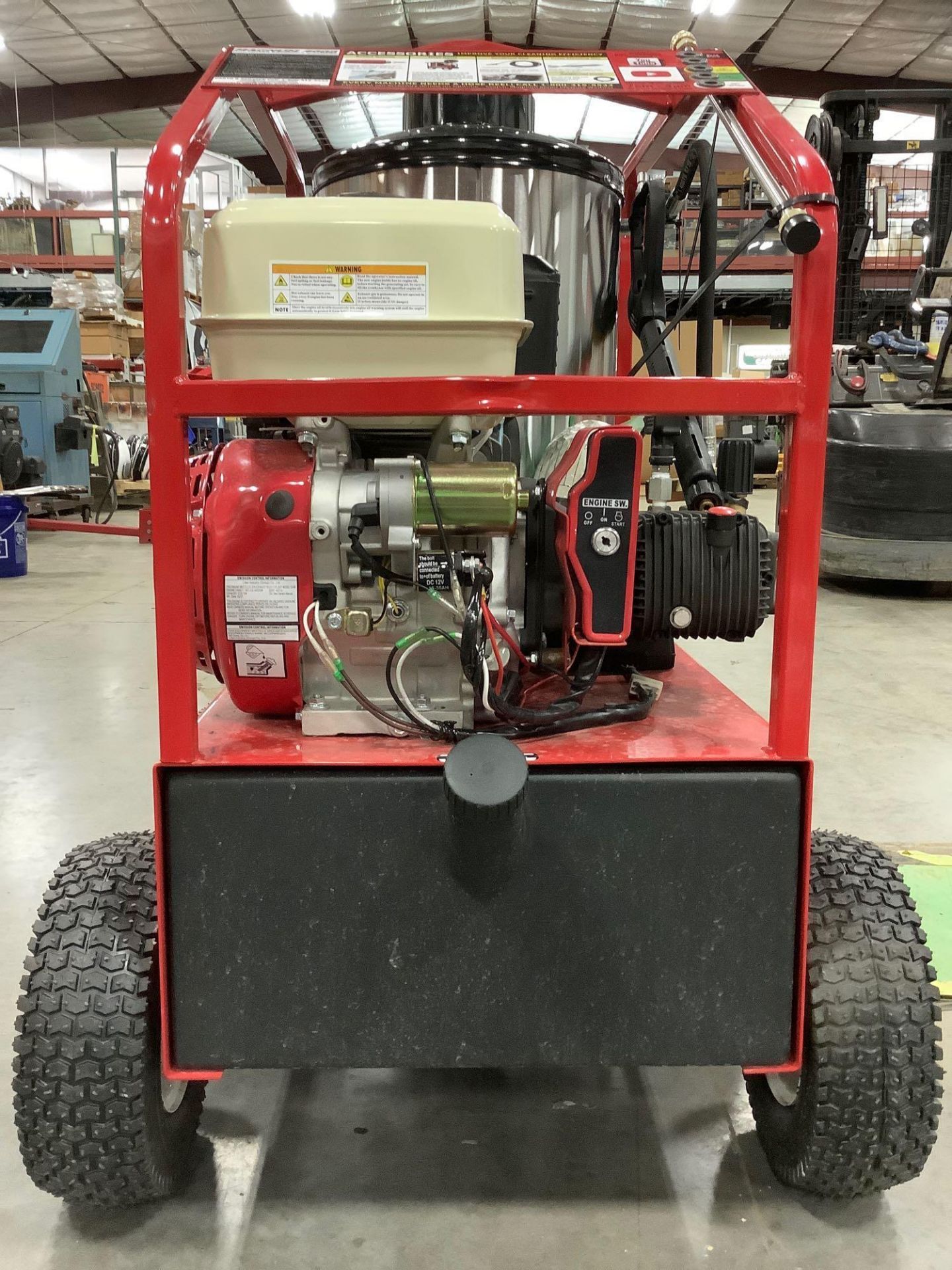 UNUSED 2021 MAGNUM 4000 SERIES GOLD HOT WATER PRESSURE WASHER,DIESEL GAS POWER, ELECTRIC START, APPR - Image 10 of 16