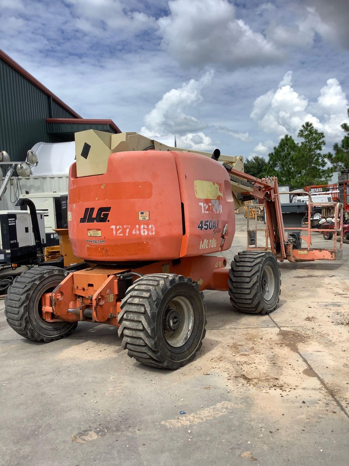 JLG BOOM LIFT MODEL 450AJ SII, DIESEL, APPROX MAX PLATFORM HEIGHT 45FT, APPROX MAX HORIZONTAL REACH - Image 7 of 18