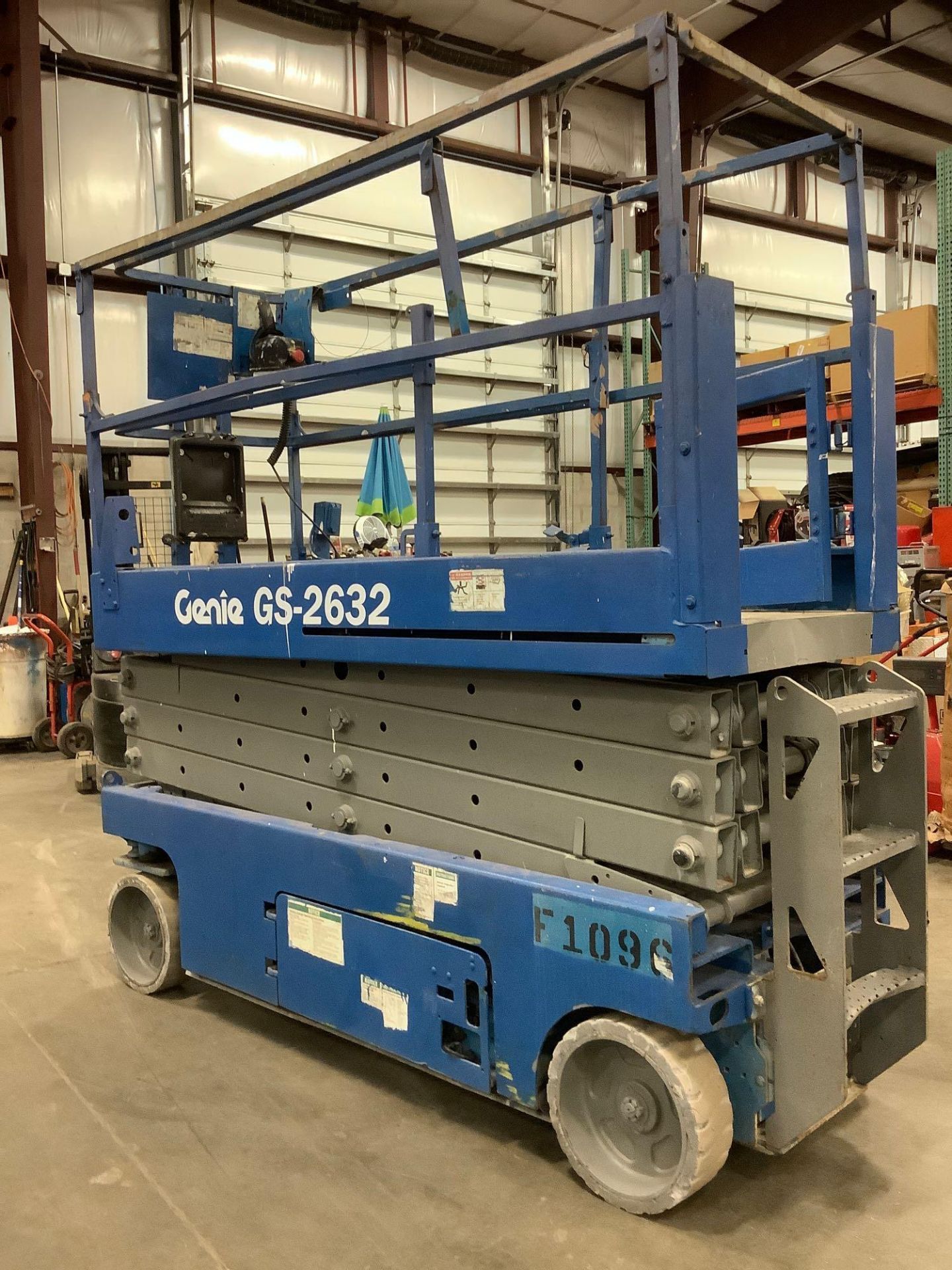 GENIE SCISSOR LIFT MODEL GS-2632, ELECTRIC, APPROX MAX PLATFORM HEIGHT 26FT, NON MARKING TIRES, BUIL - Image 5 of 13