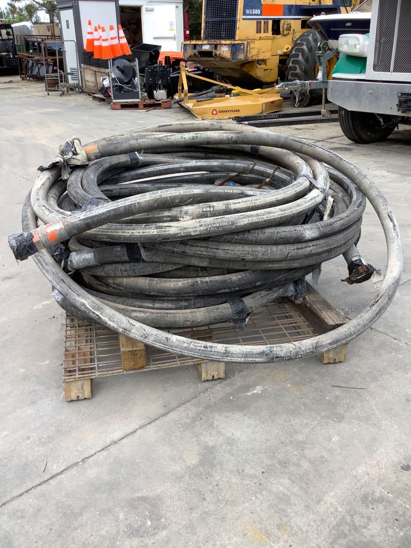 INDUSTRIAL HOSE, APPROX 2”-32 DN51 - Image 3 of 4