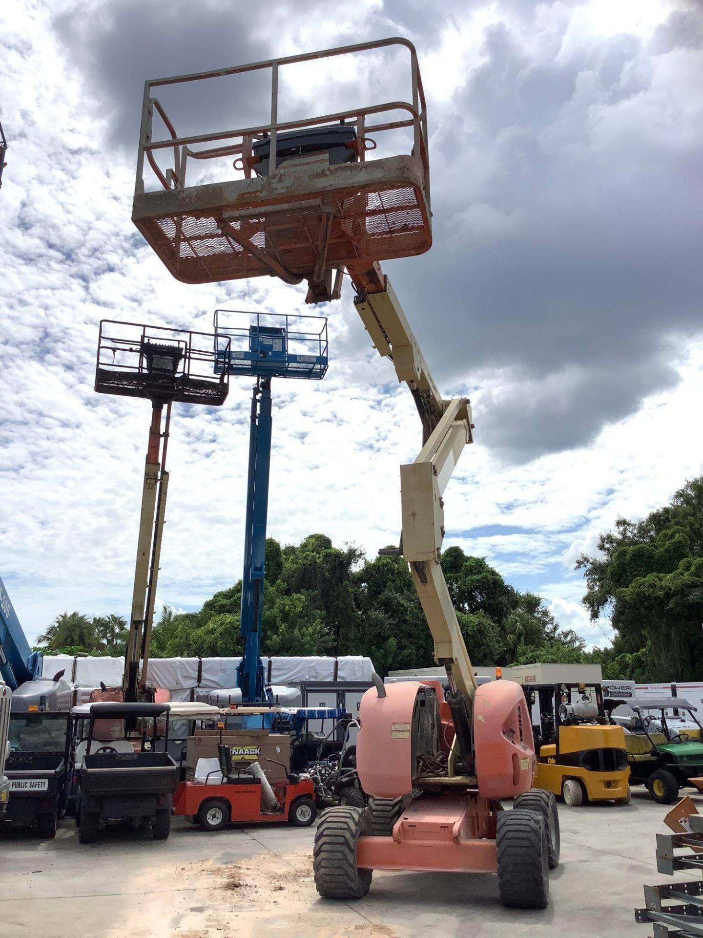 JLG BOOM LIFT MODEL 450AJ SII, DIESEL, APPROX MAX PLATFORM HEIGHT 45FT, APPROX MAX HORIZONTAL REACH - Image 2 of 18