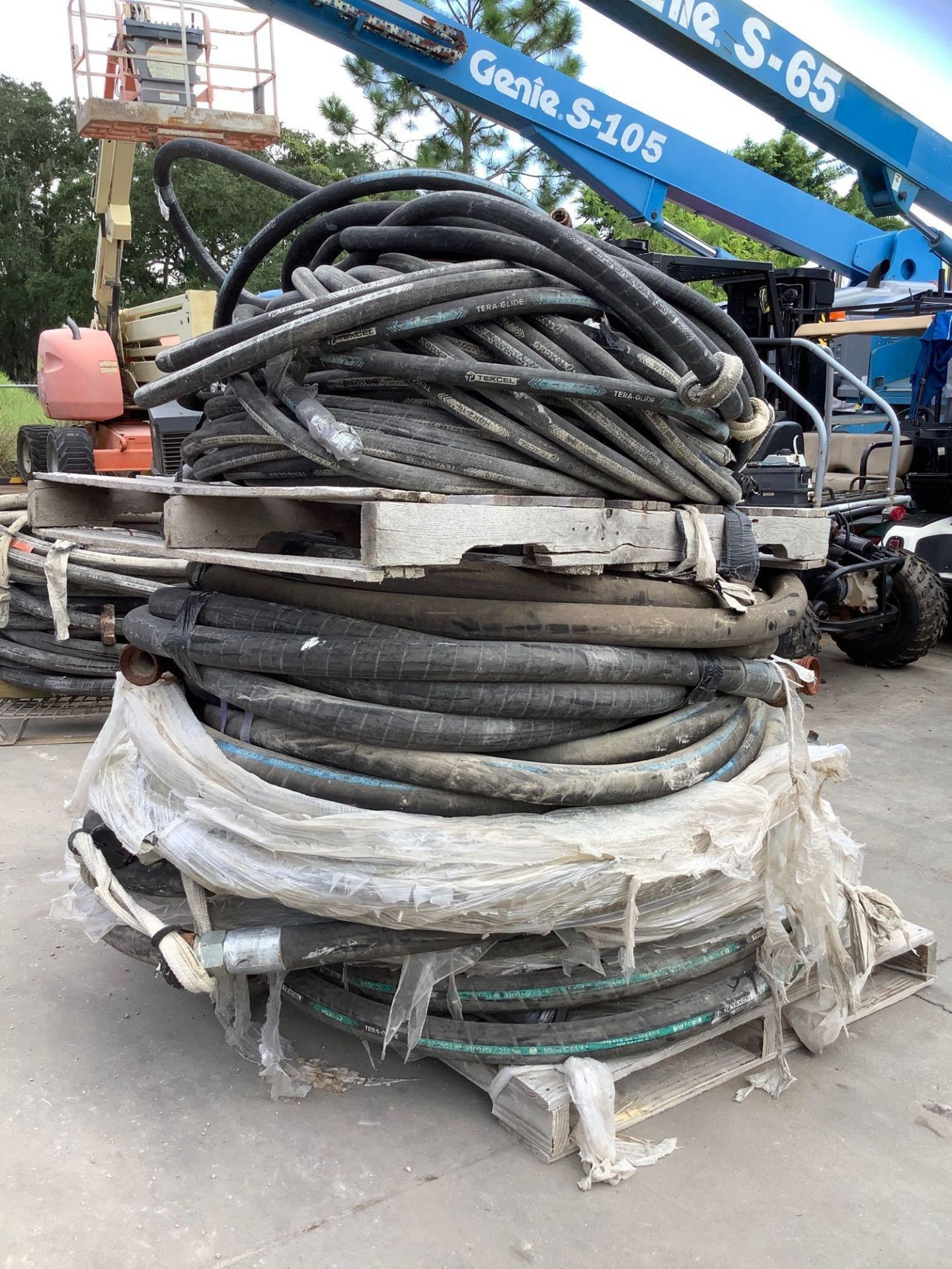 INDUSTRIAL HOSE, APPROX 2”-32 DN51 & 1”-16 DN25 - Image 4 of 5