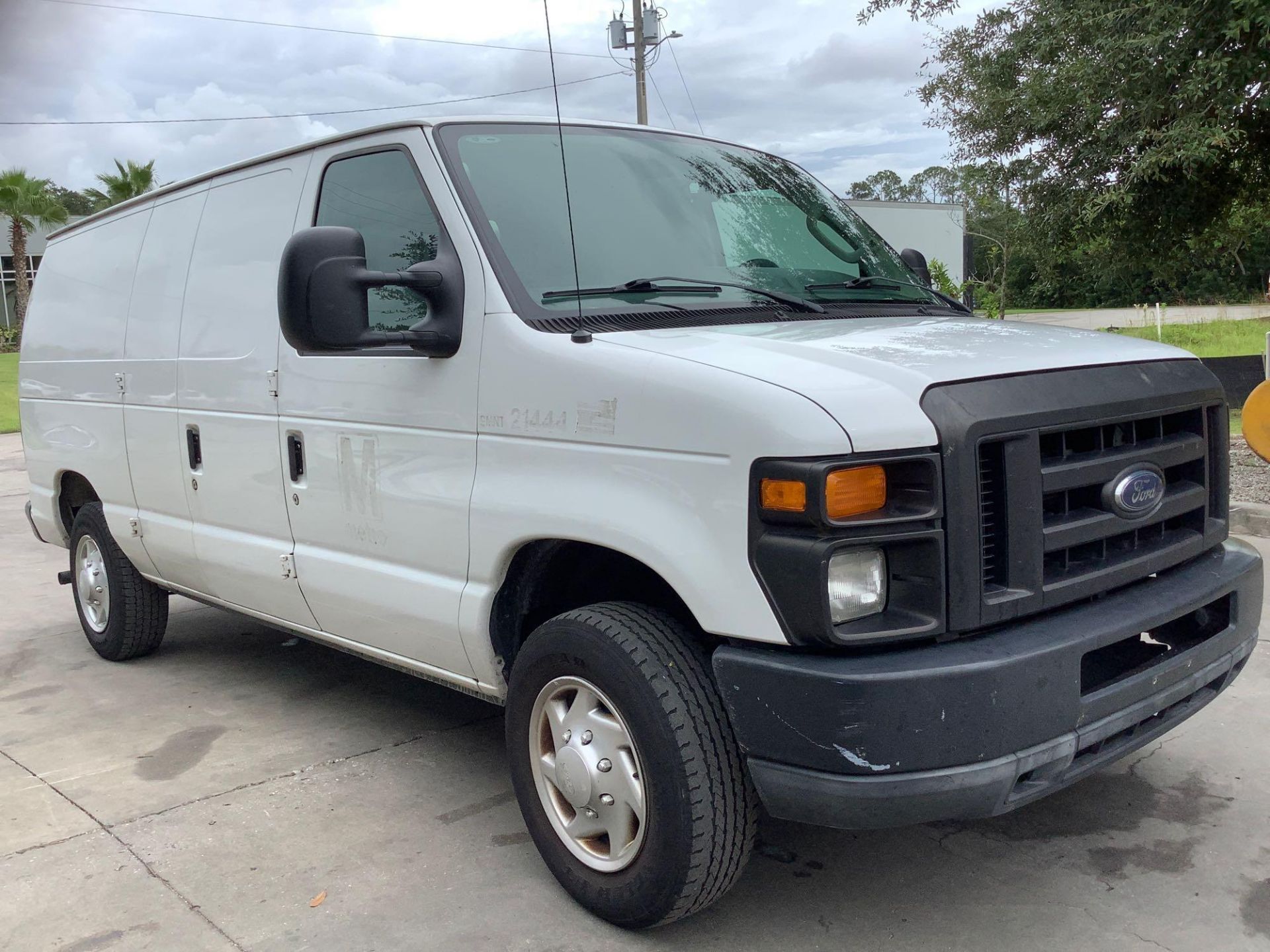 2010 FORD E-SERIES E-150 CARGO VAN, AUTOMATIC, RWD, APPROX GVWR 8520 LBS, STANDARD AC/HEAT AIR CONDI