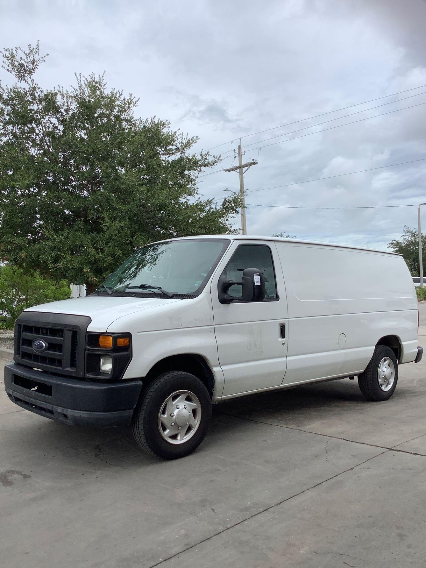 2010 FORD E-SERIES E-150 CARGO VAN, AUTOMATIC, RWD, APPROX GVWR 8520 LBS, STANDARD AC/HEAT AIR CONDI - Image 12 of 27