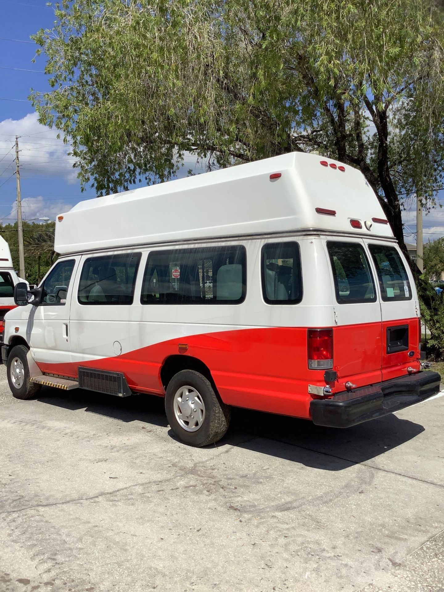 2014 FORD ECONOLINE E-350 SUPER DUTY EXTENDED MOBILITY VAN , AUTOMATIC, AC/ HEAT AIR CONDITION, BRAU - Image 5 of 34