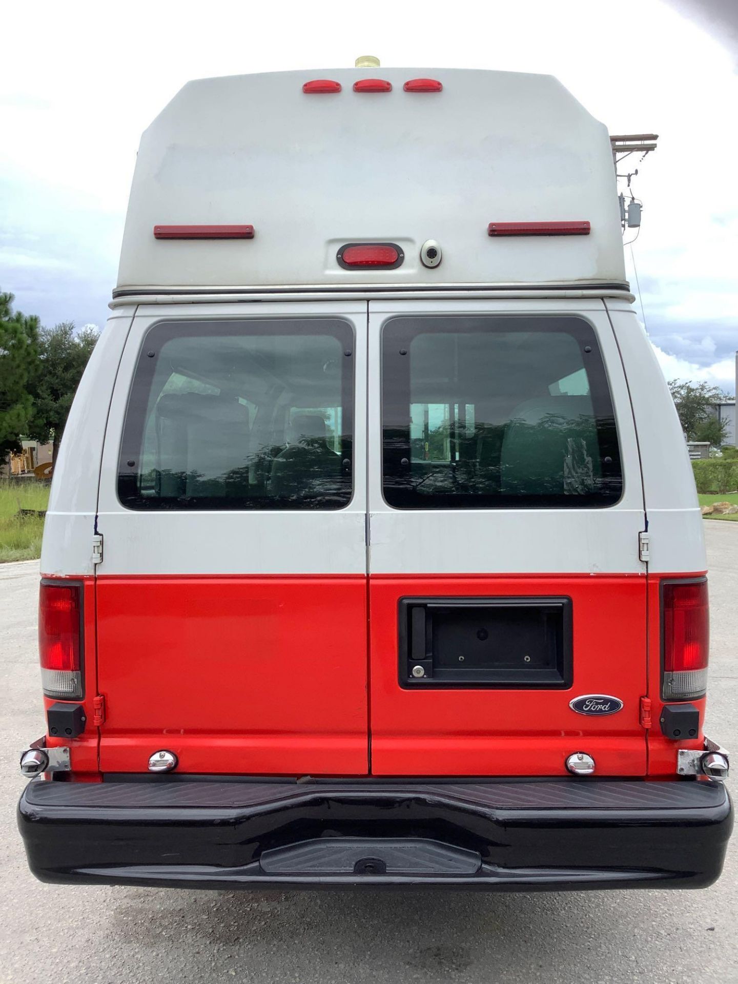 2014 FORD ECONOLINE E-350 SUPER DUTY EXTENDED MOBILITY VAN , AUTOMATIC, ONE OWNER,  AC/ HEAT AIR CON - Image 6 of 35