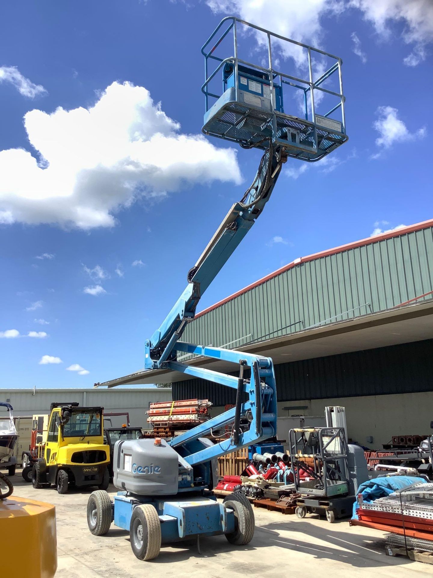 GENIE BOOM LIFT MODEL Z-45/25, DIESEL, APPROX MAX PLATFORM HEIGHT 45FT, APPROX MAX PLATFORM REACH 24