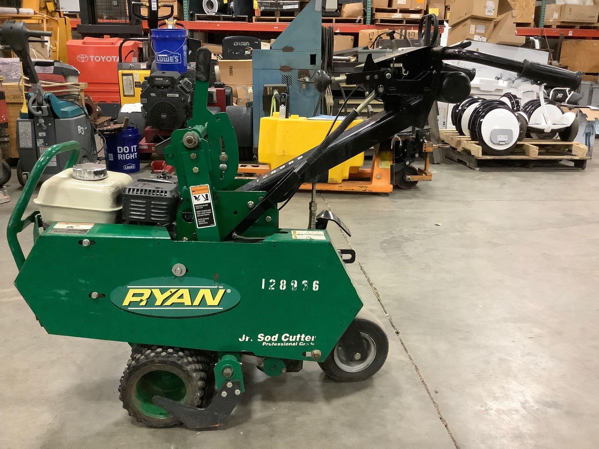 RYAN SOD CUTTER WITH HONDA GX 160 MOTOR, GAS POWER - Image 2 of 11