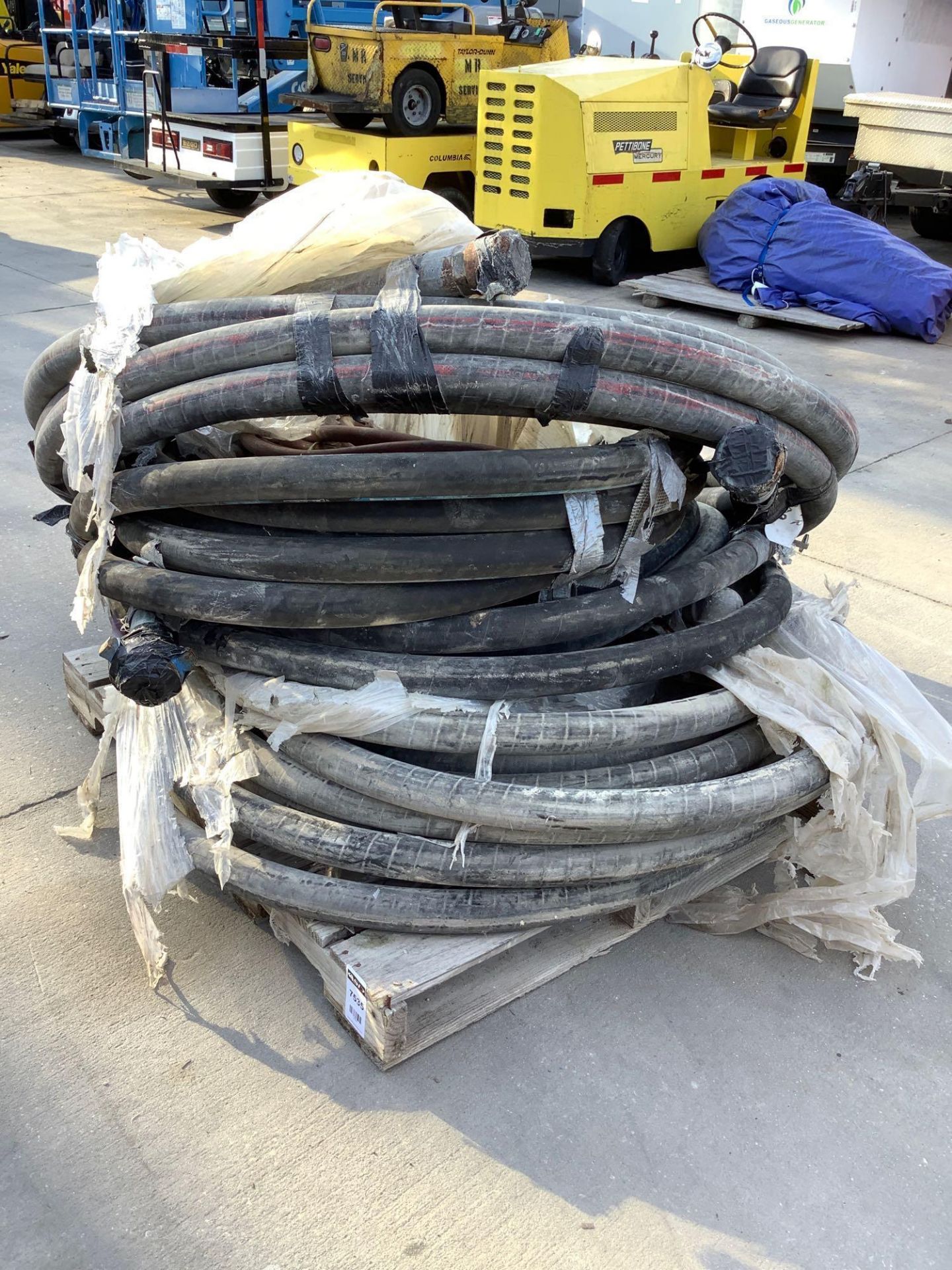 PRESSURE HOSE APPROX 2” & 2”-32 DN 51 & 1”-16 DN25 , RIGHT OFF THE JOB - Image 6 of 12