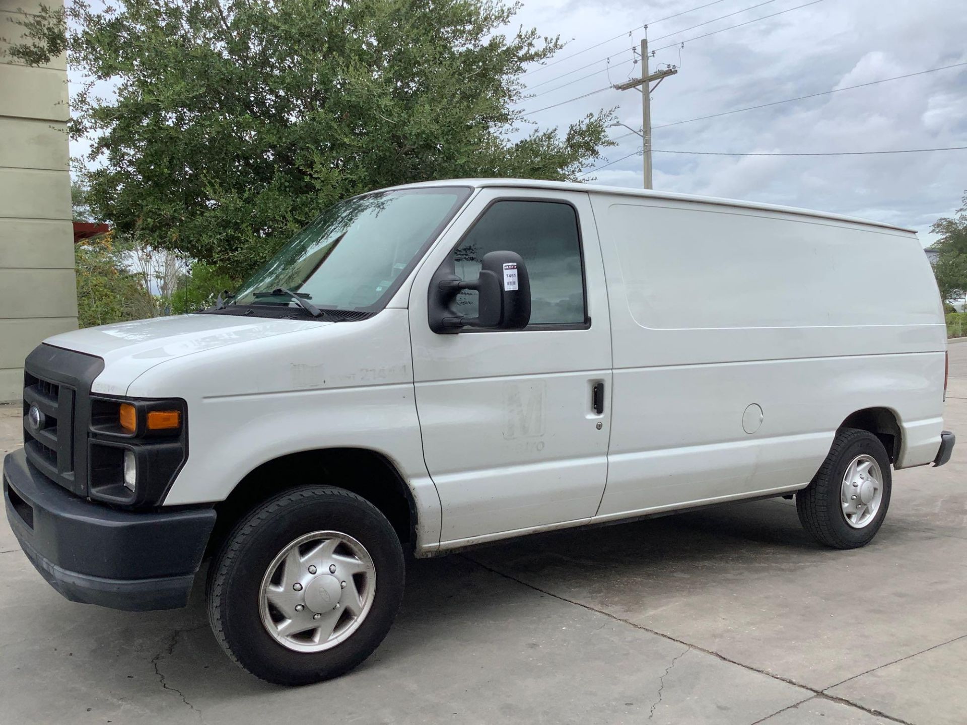 2010 FORD E-SERIES E-150 CARGO VAN, AUTOMATIC, RWD, APPROX GVWR 8520 LBS, STANDARD AC/HEAT AIR CONDI - Image 13 of 27