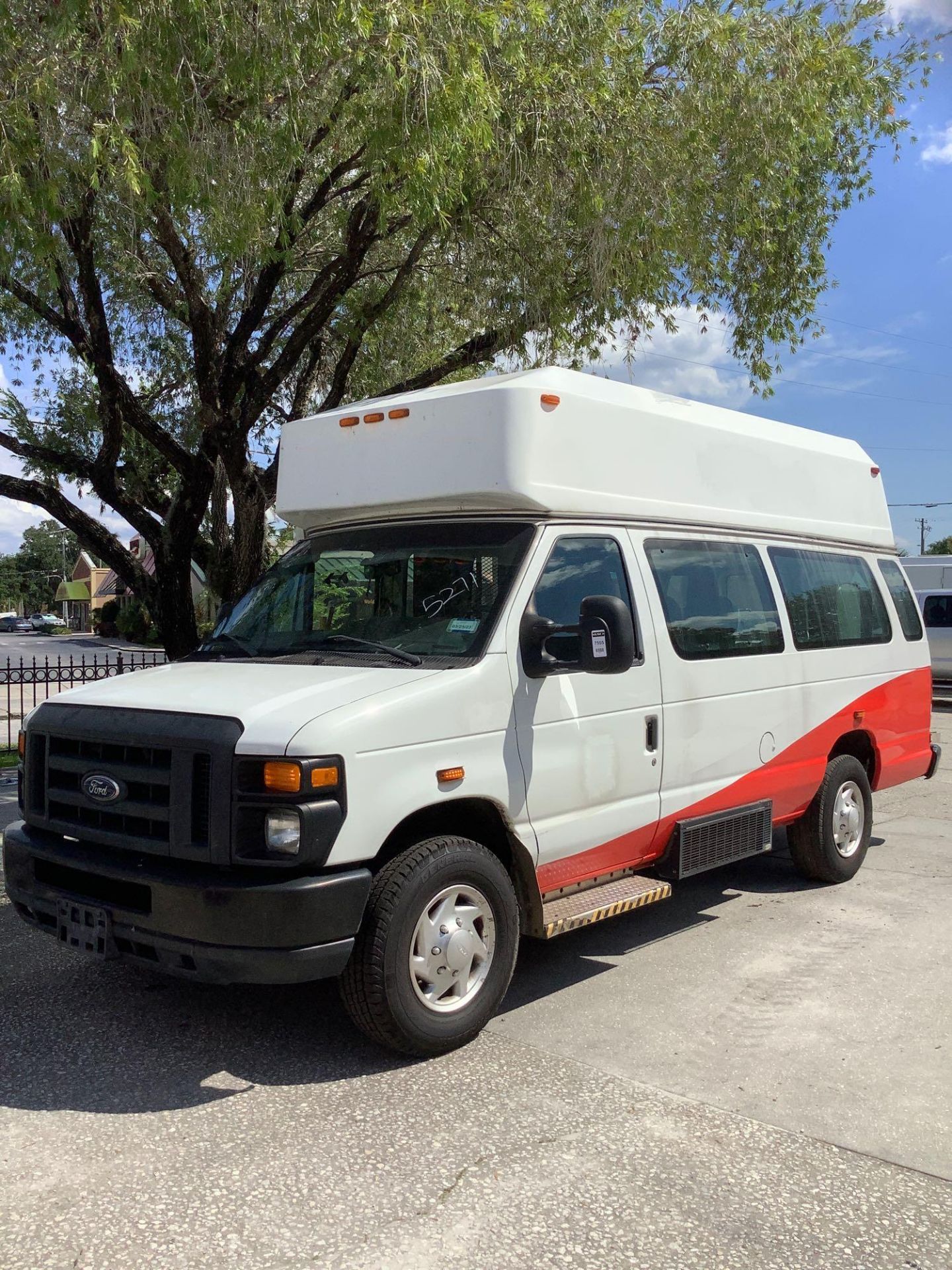 2014 FORD ECONOLINE E-350 SUPER DUTY EXTENDED MOBILITY VAN , AUTOMATIC, AC/ HEAT AIR CONDITION, BRAU - Image 2 of 34