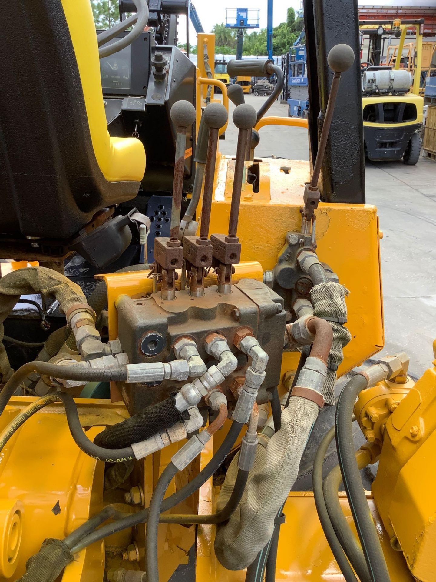 ASTEC UNDERGROUND TRENCHER MODEL RT560, DIESEL, KUBOTA ENGINE , BACK ATTACHMENT ASTEC MODEL P85, FRO - Image 8 of 23