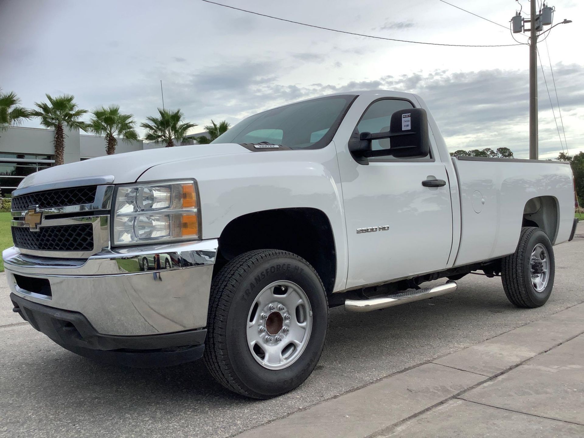 2014 CHEVROLET SILVERADO 2500HD WORK TRUCK, AUTOMATIC, RWD, APPROX GVWR 9300 LBS, STANDARD AC/HEAT A - Image 2 of 25