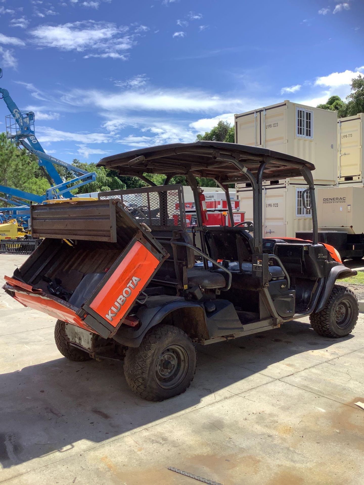 2016 KUBOTA UTV MODEL RTV-X1140, DIESEL, KUBOTA ENGINE, CREW CAB, HYDRAULIC DUMP BED, DAMAGED DURING - Image 5 of 13