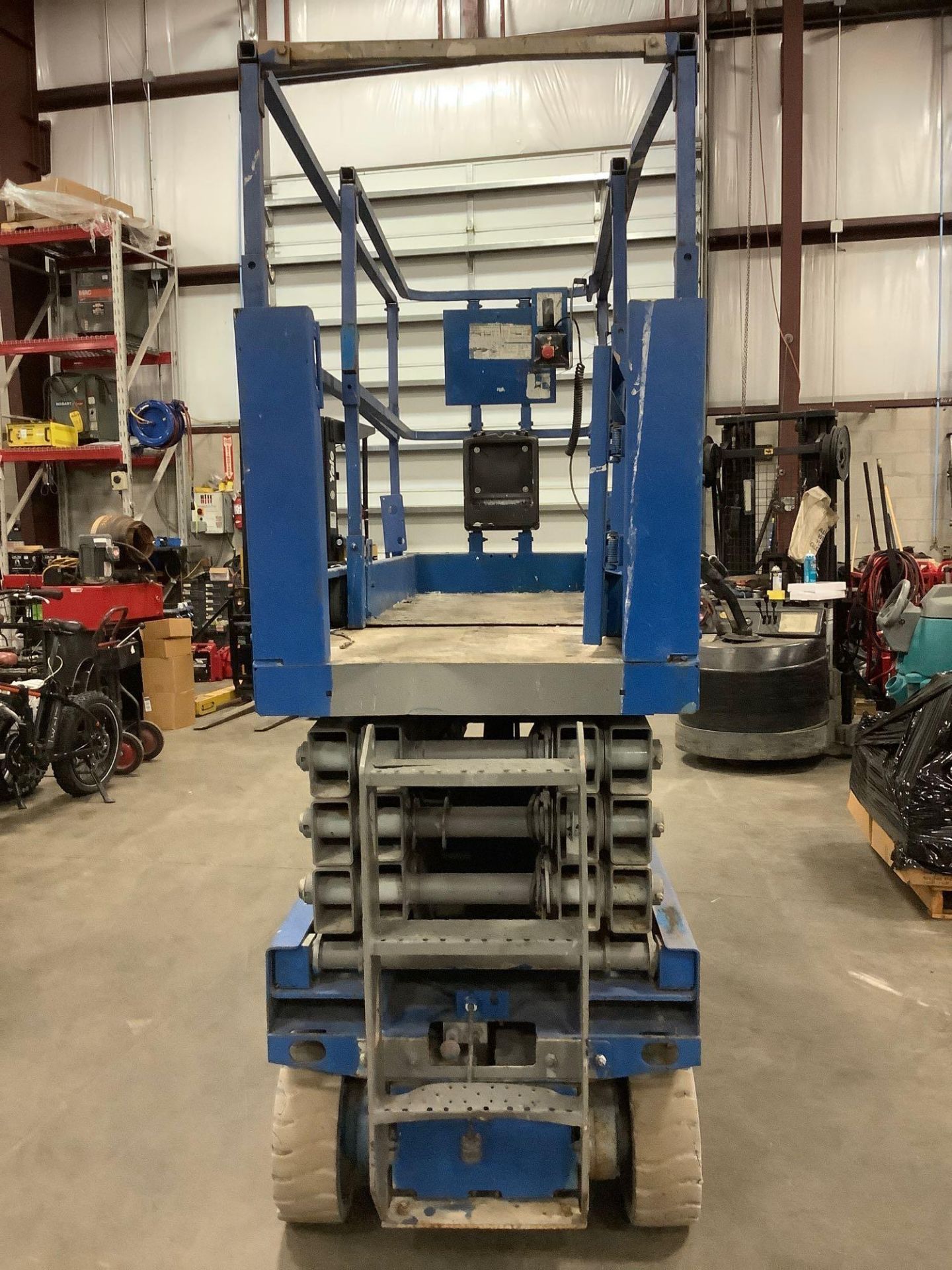 GENIE SCISSOR LIFT MODEL GS-2632, ELECTRIC, APPROX MAX PLATFORM HEIGHT 26FT, NON MARKING TIRES, BUIL - Image 6 of 13